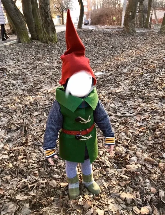 Візьми костюм гномика. Дитячий сад