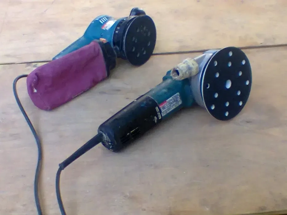 Віброшліфувальна машинка Makita ВО6040