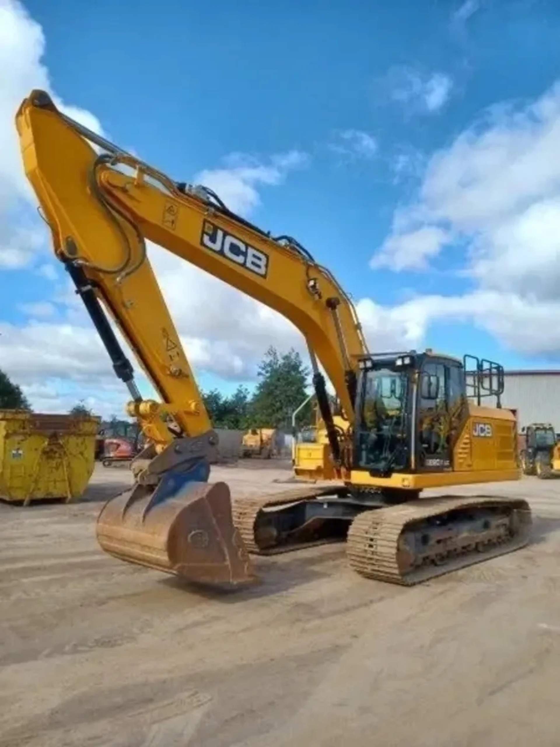 Гусеничний екскаватор JCB 220X LC