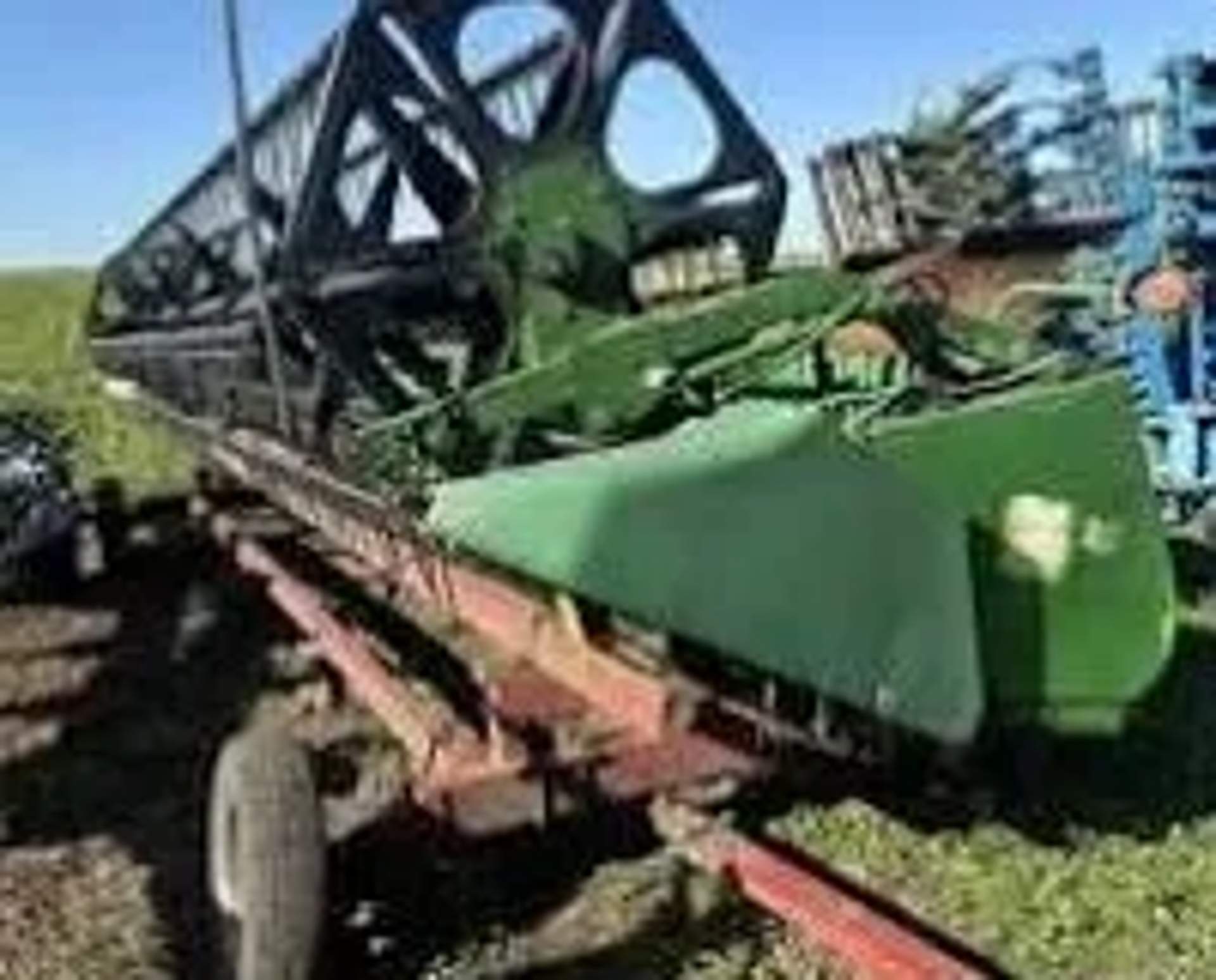 Жатка John Deere 925 F. Для збирання зернових, сої