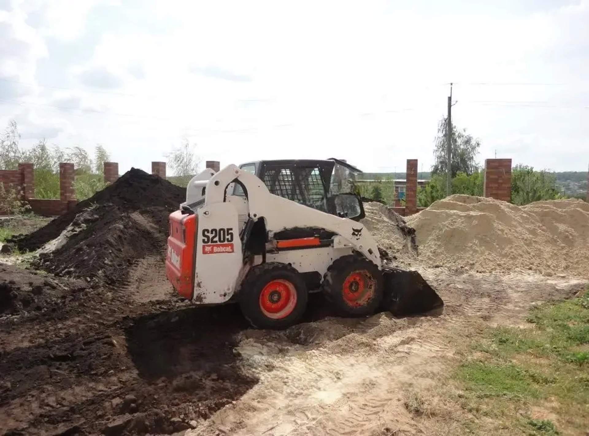 Мінінавантажувач Bobcat S205 для вашого обьекту