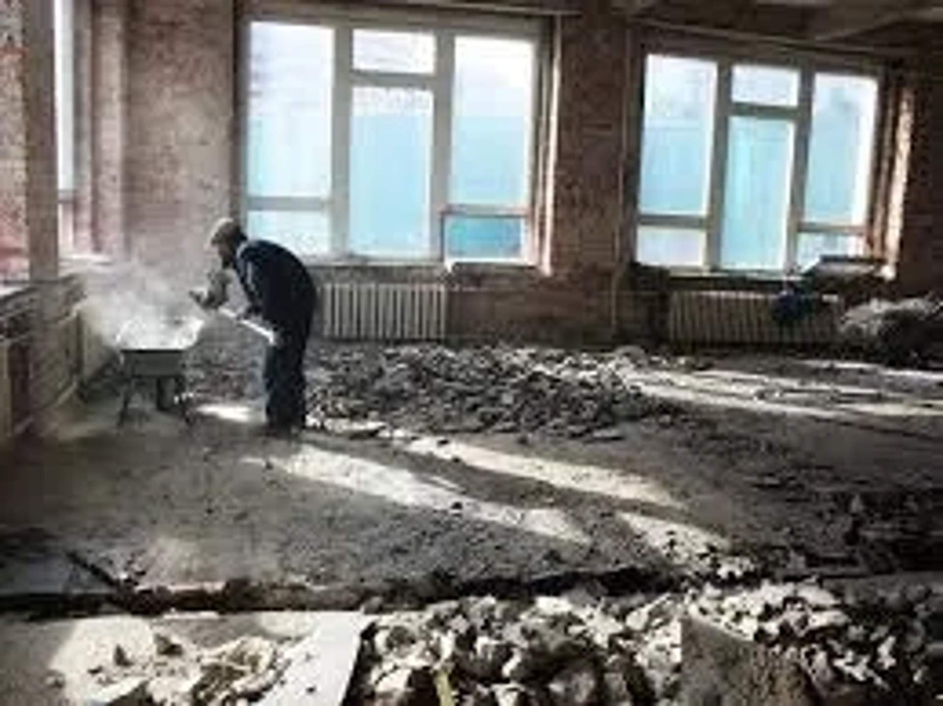  Разборка и перенос инженерных коммуникаций на участке; Снос строений, разборка; Расчистка стройплощадки от зеленых насаждений, корчевка пней; Сохранность зеленых насаждений, укладка временных дорог.