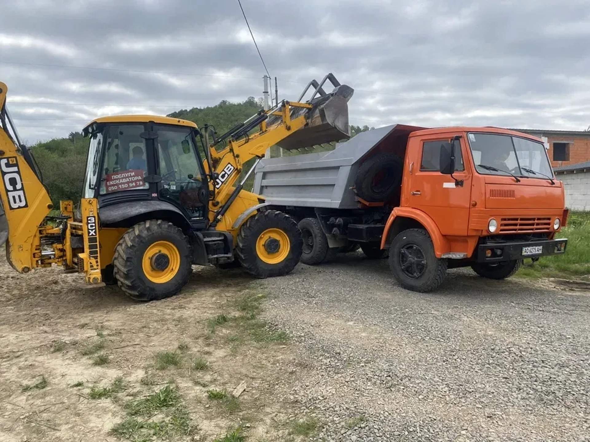 JCB 3CX — надійний екскаватор-навантажувач