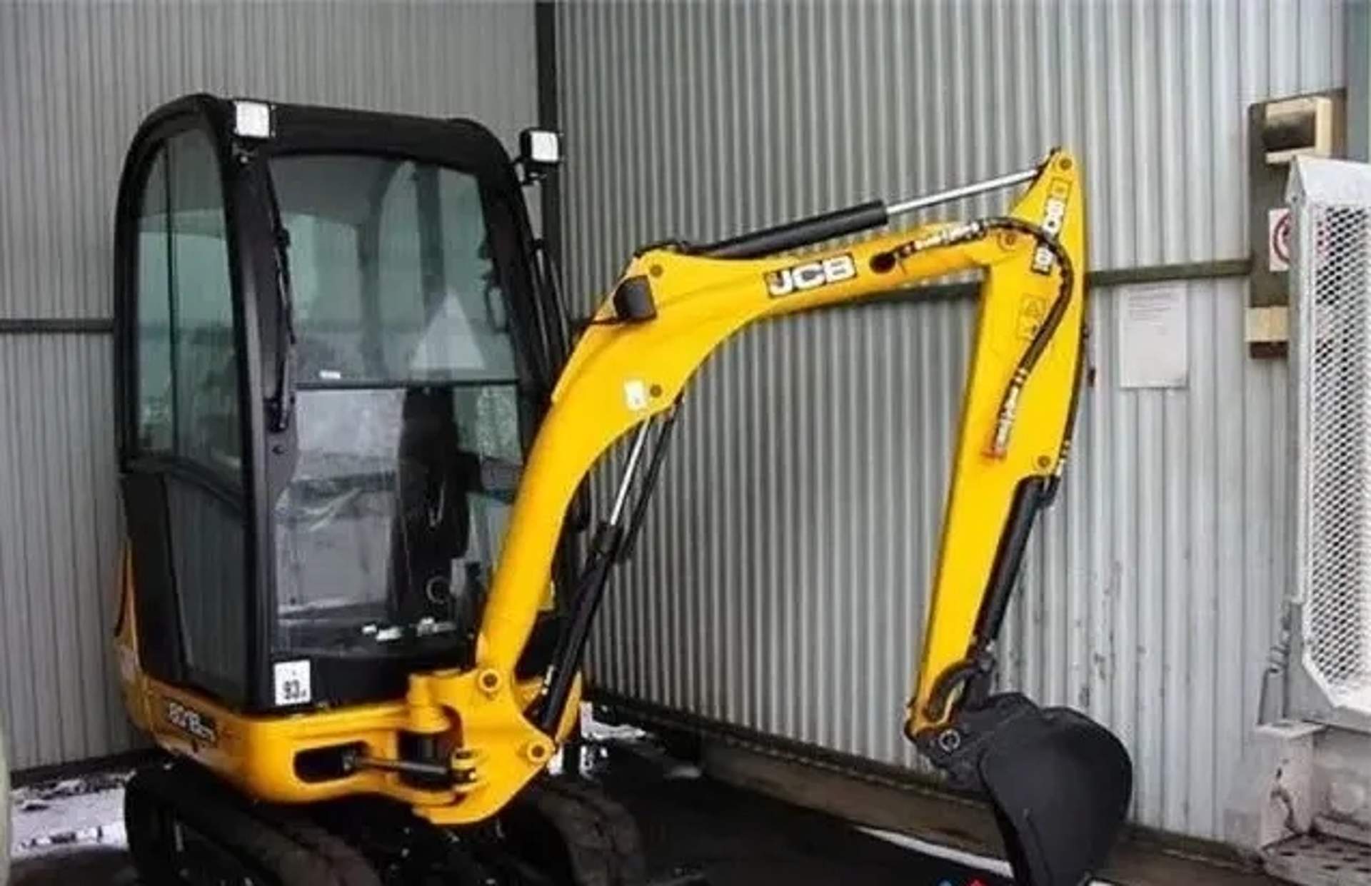 Гусеничний міні-екскаватор JCB 8018 CTS