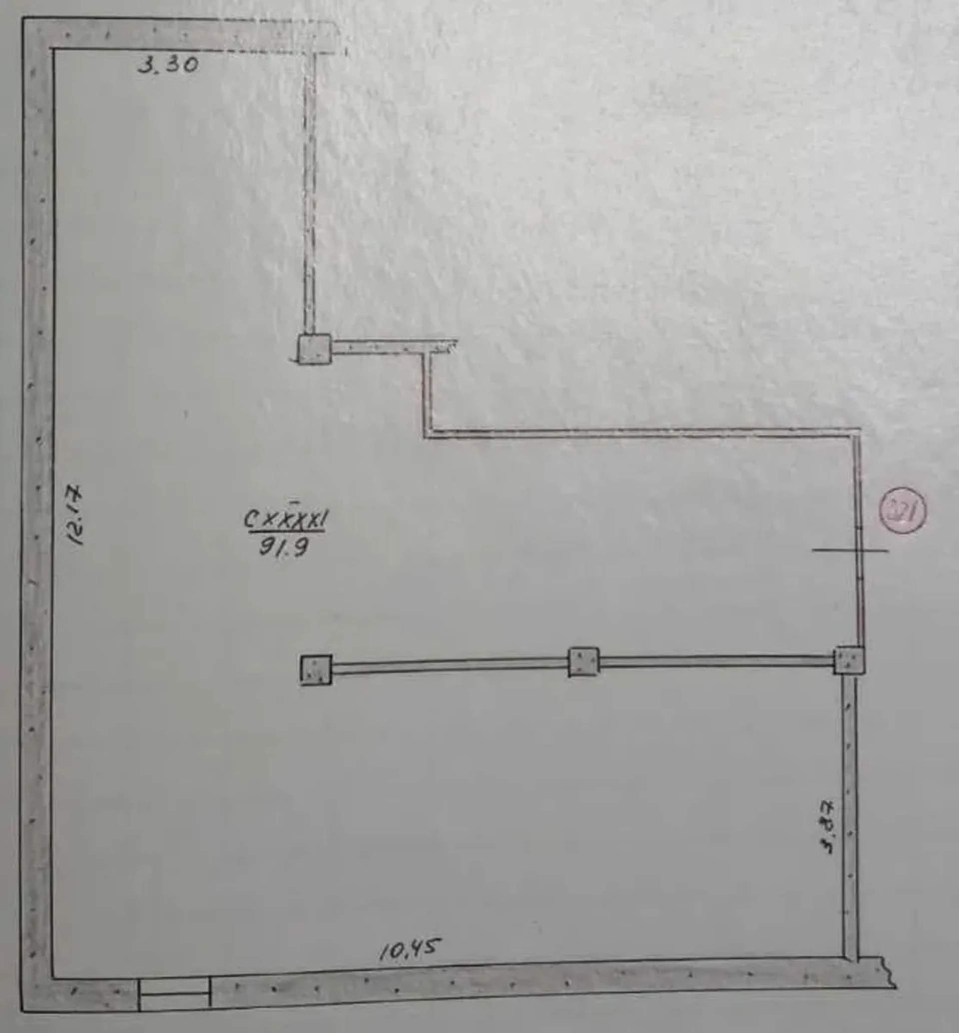 Власне підвальне приміщення 92 м²