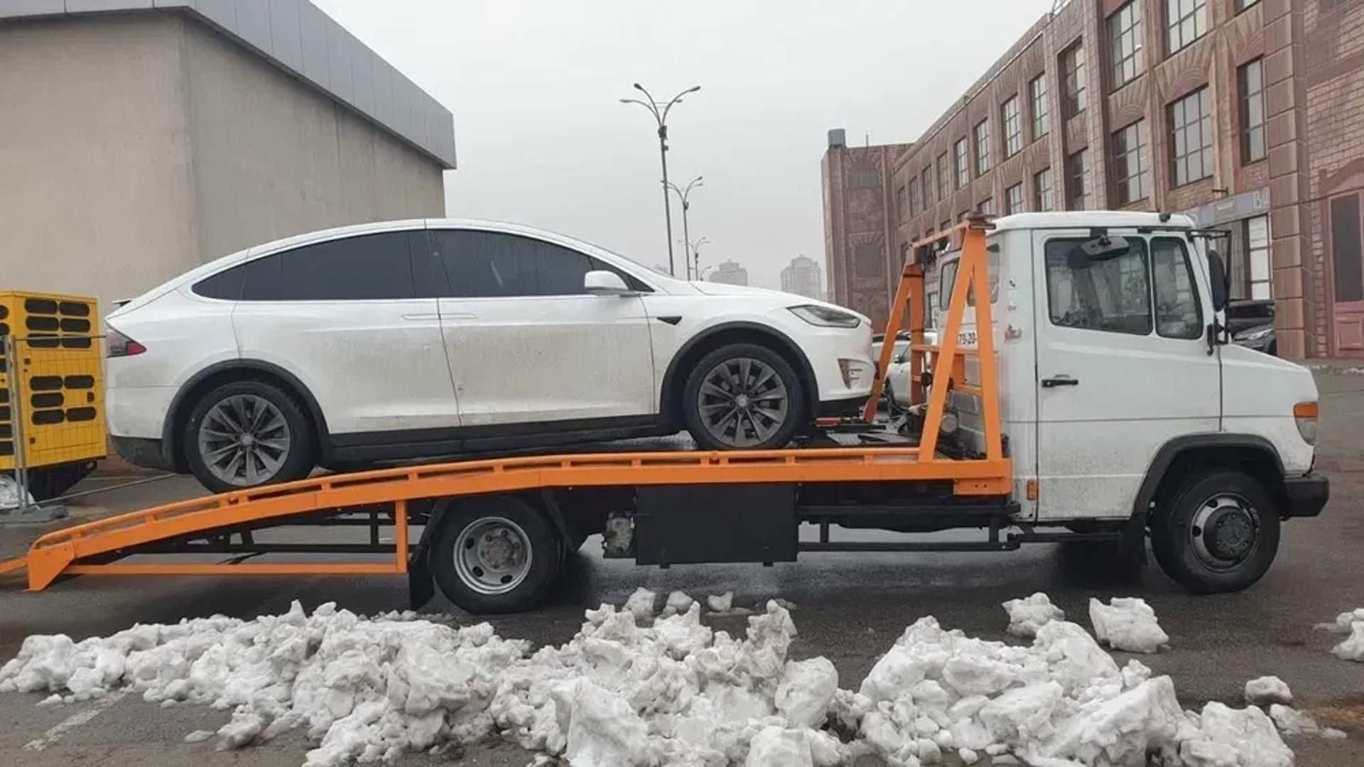 Евакуатор на базі Mercedes-Benz Vario 4.5т