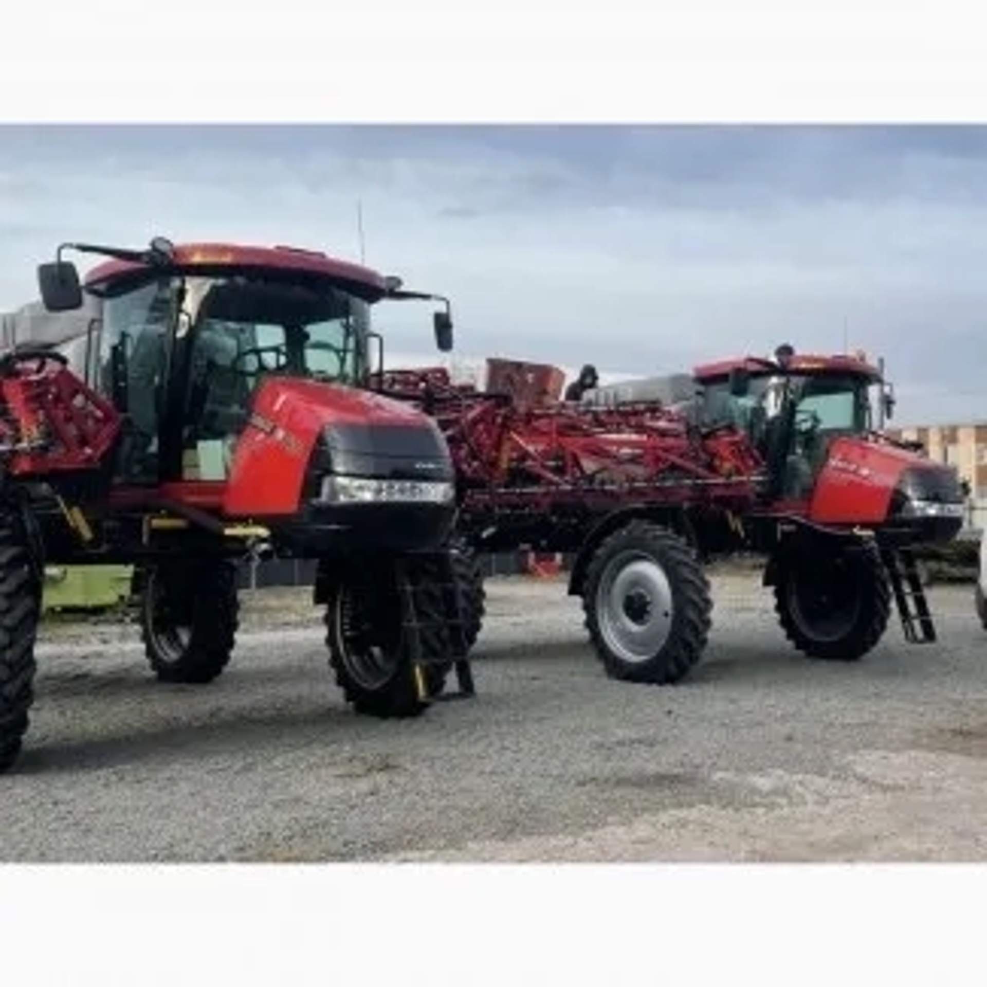 Самохідний обприскувач Case IH 3330