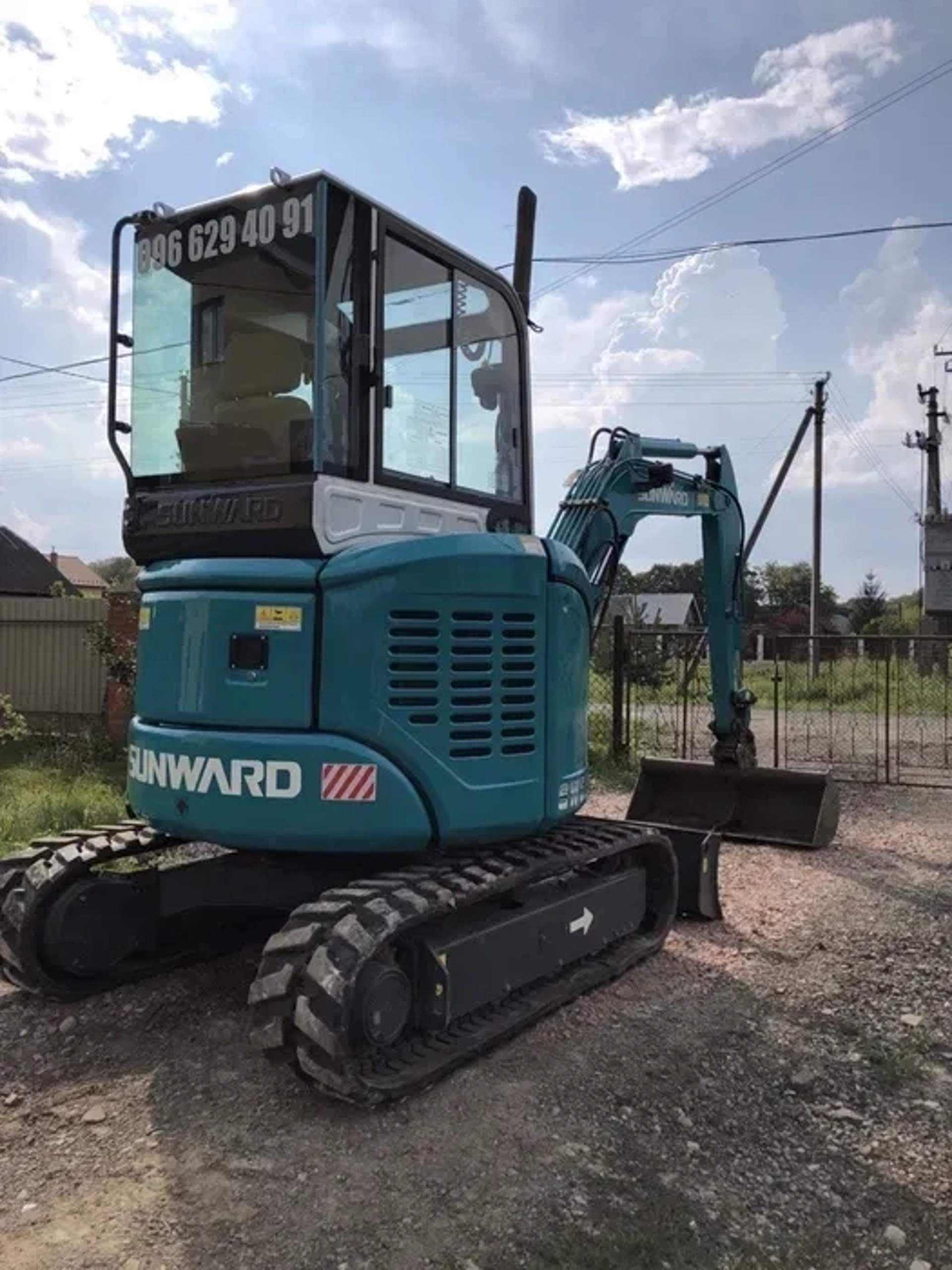 Міні екскаватор Sunward SWE35UF