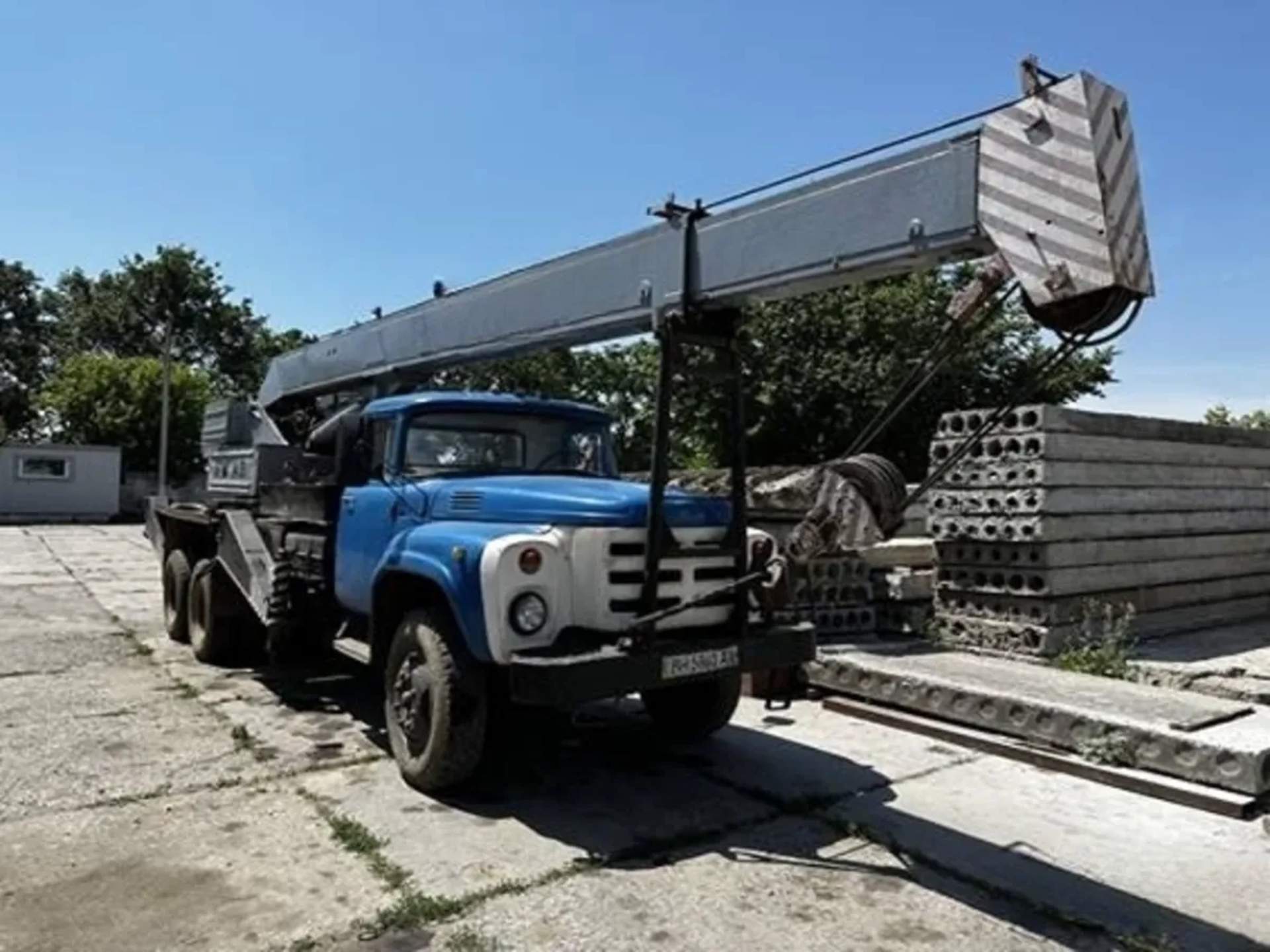 Автокран на Базі ЗІЛ на 10 тонн