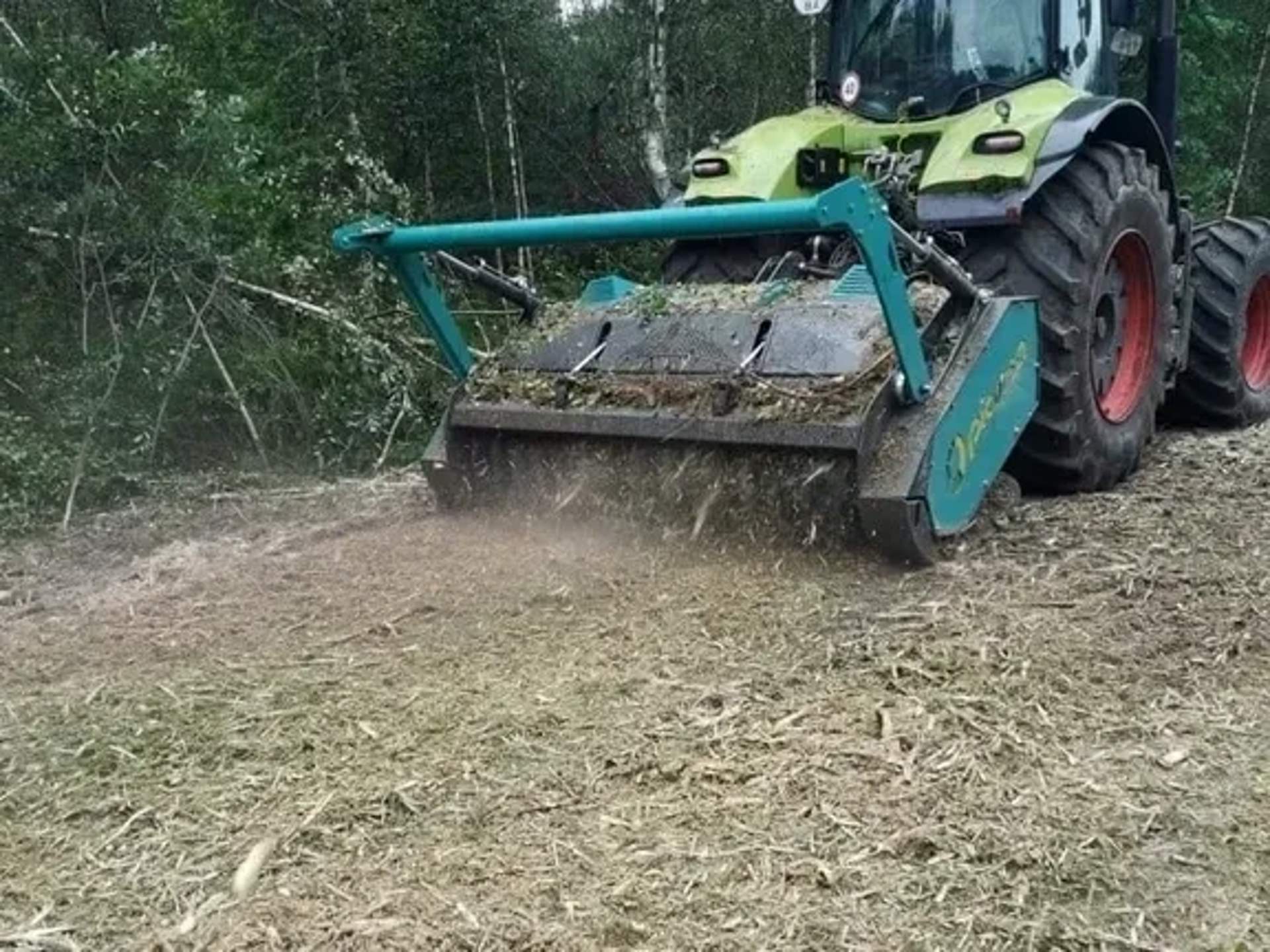Мульчувач (подрібнювач рослинних рештків)