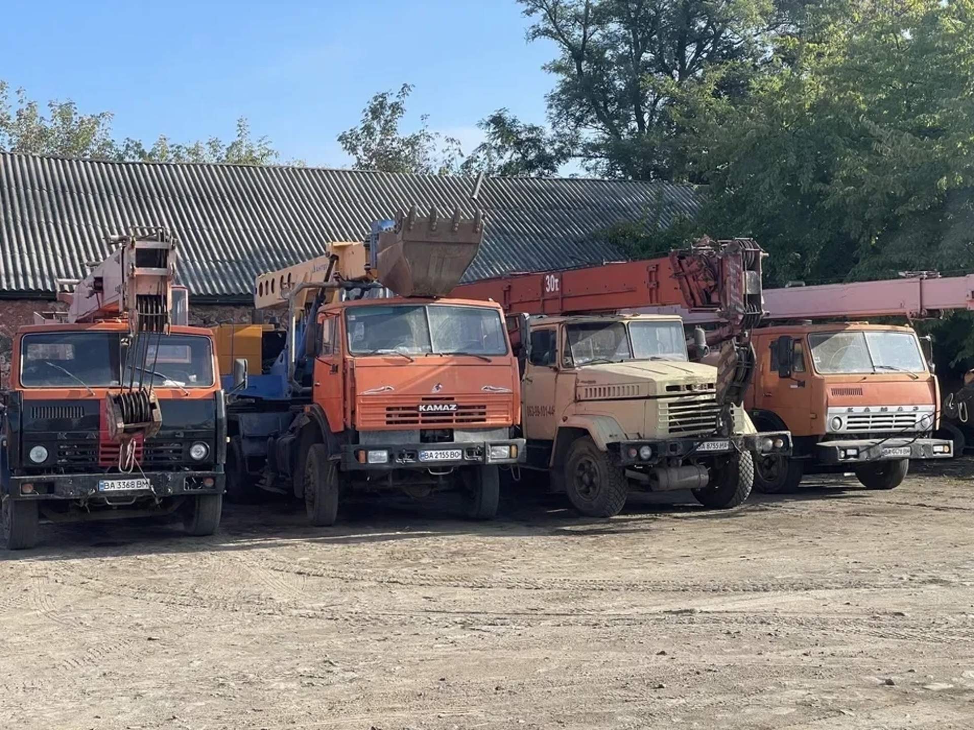 Автокрани 10т. 16т. 30т.