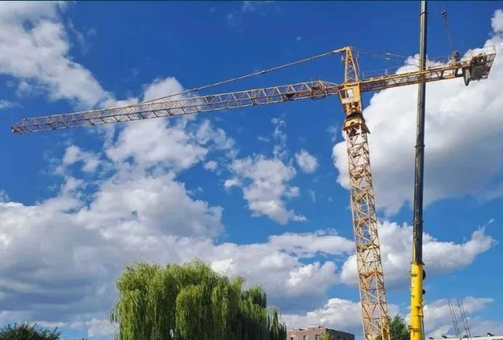 Надійний баштовий кран Liebherr 90 EC