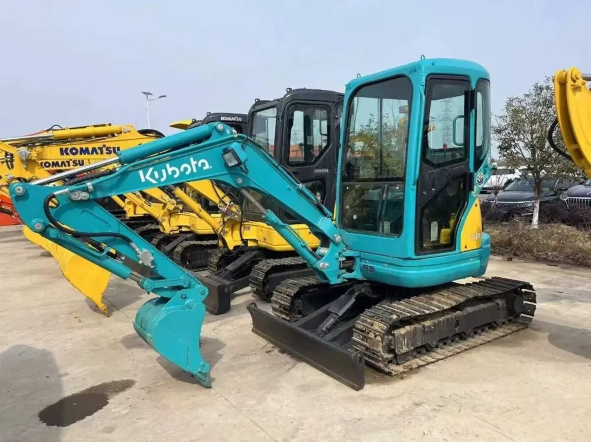 Міні-екскаватор Kubota - копаємо басейни