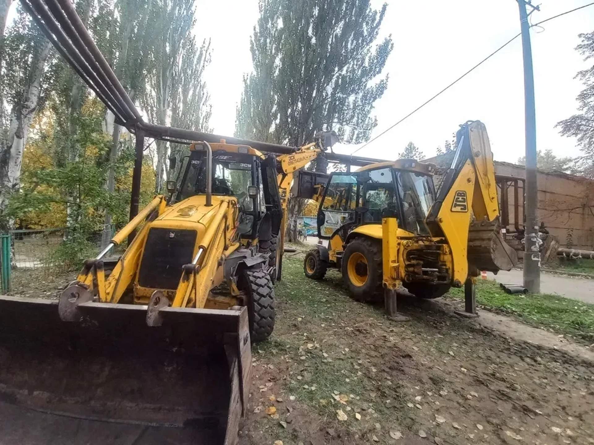 Колісний екскаватор-навантажувач JCB 3CX