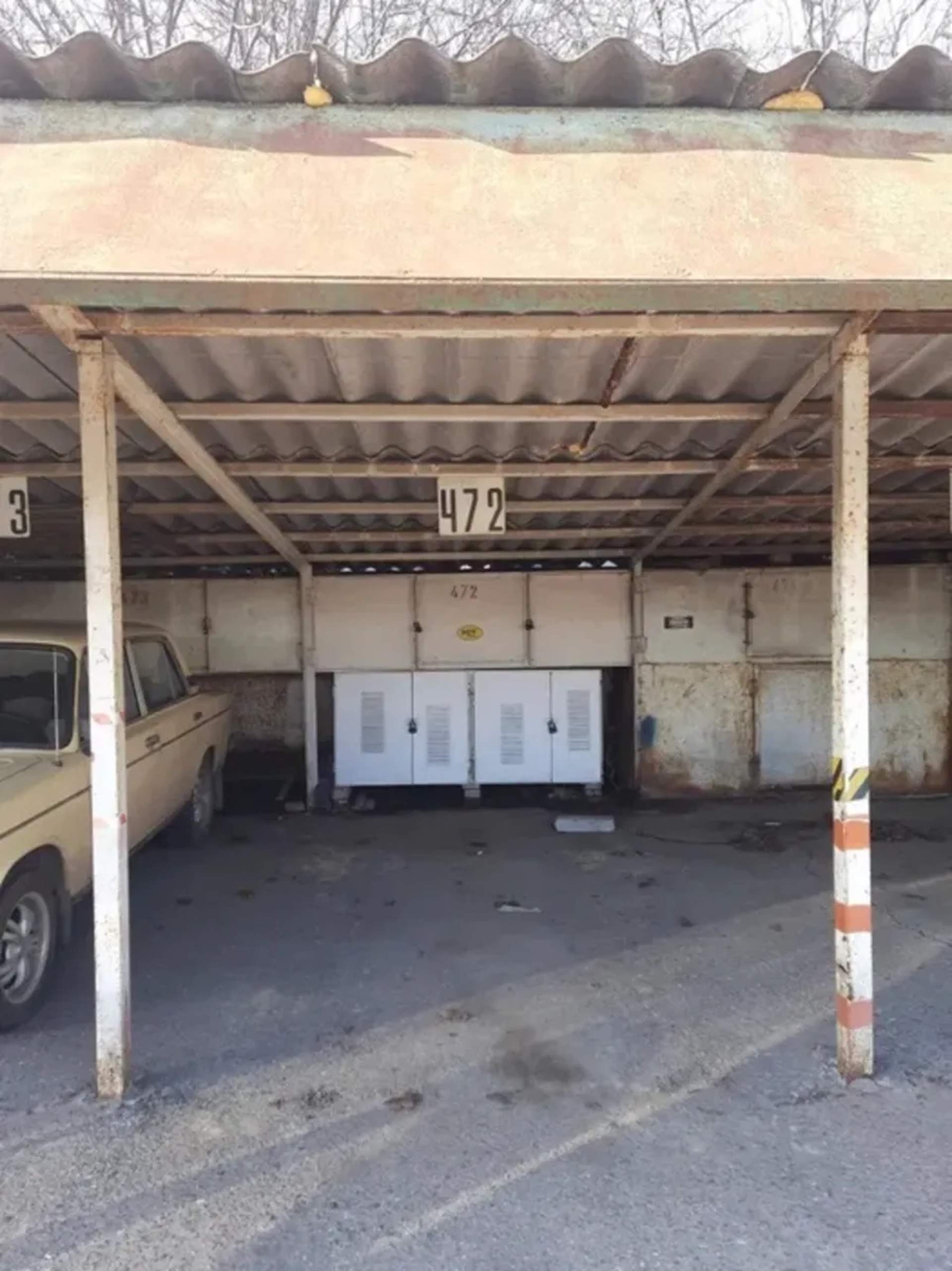 Зручне паркомісце на охоронюваній критій автостоянці