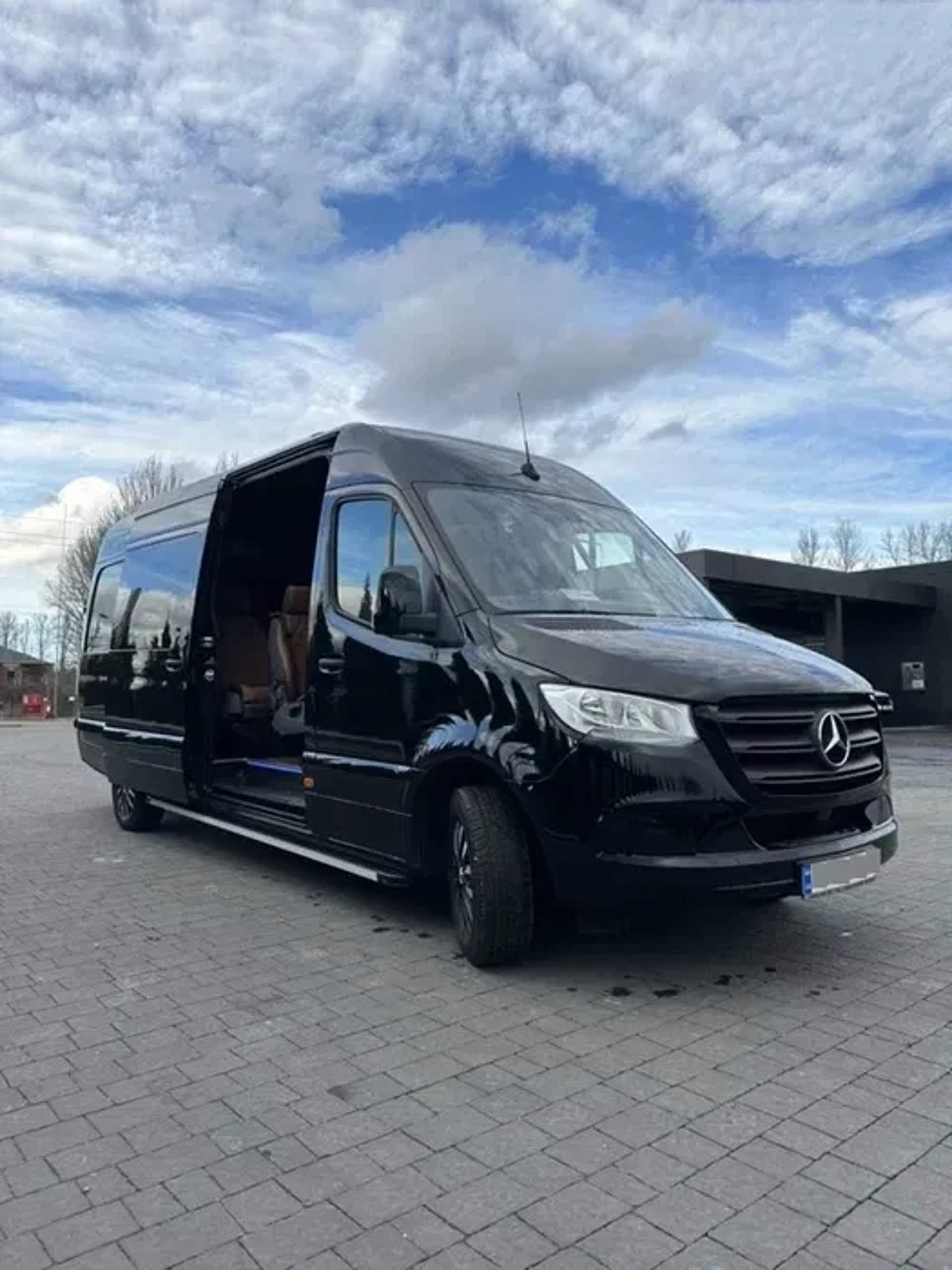 Мікроавтобус Mercedes-Benz Sprinter (18 місць)