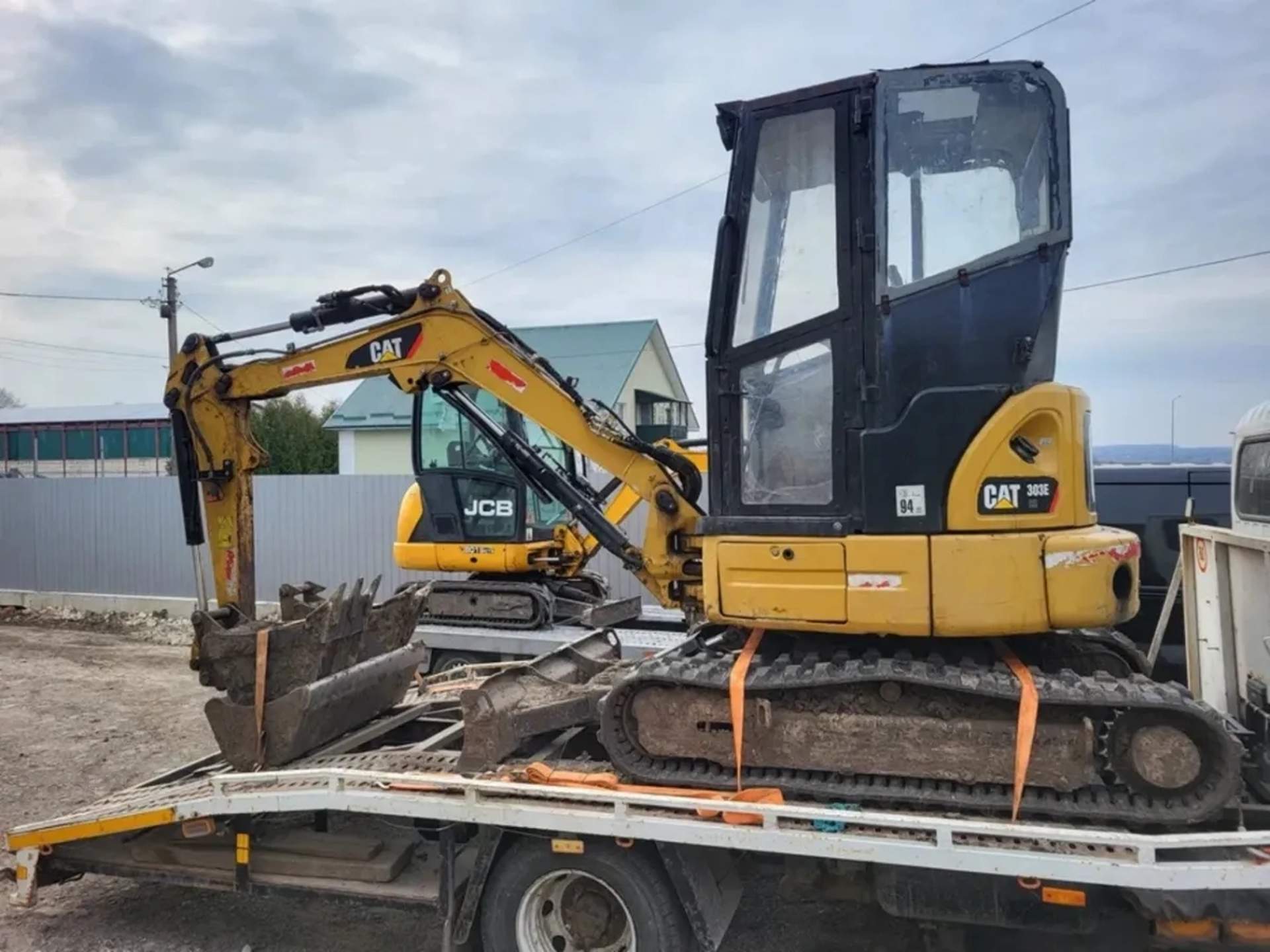 Міні-екскаватор Caterpillar 303E