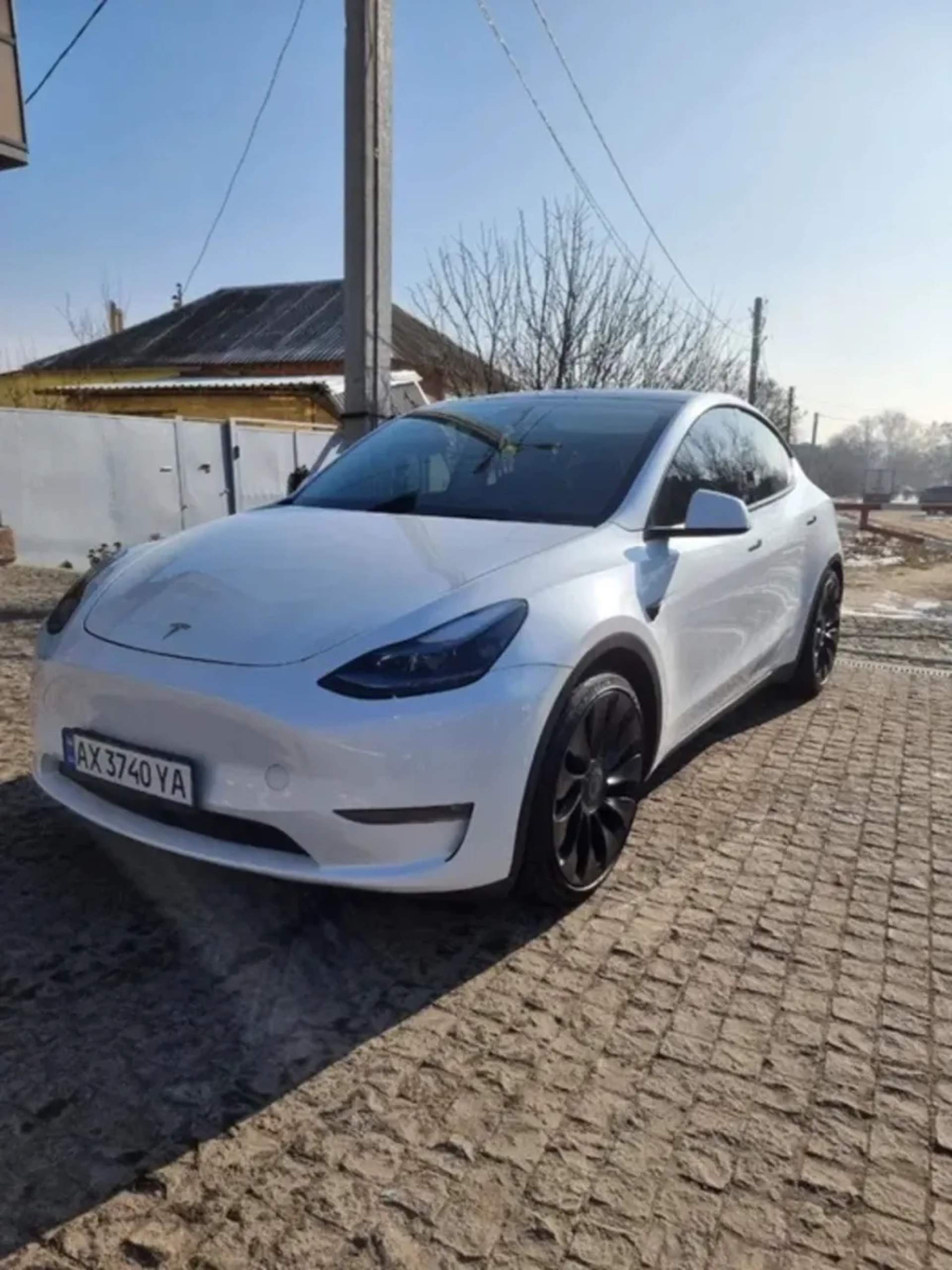 Електричний кросовер Tesla Model Y