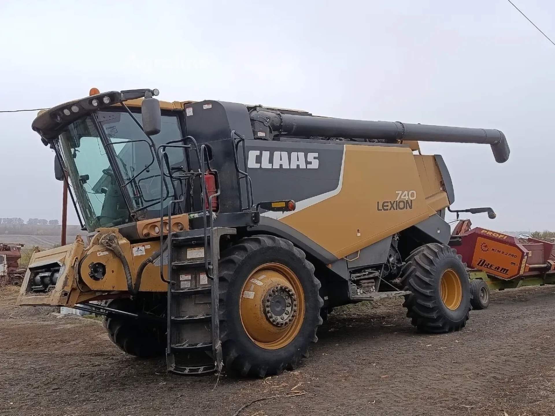 Комбайн Claas Lexion 740 для збору зернових культур