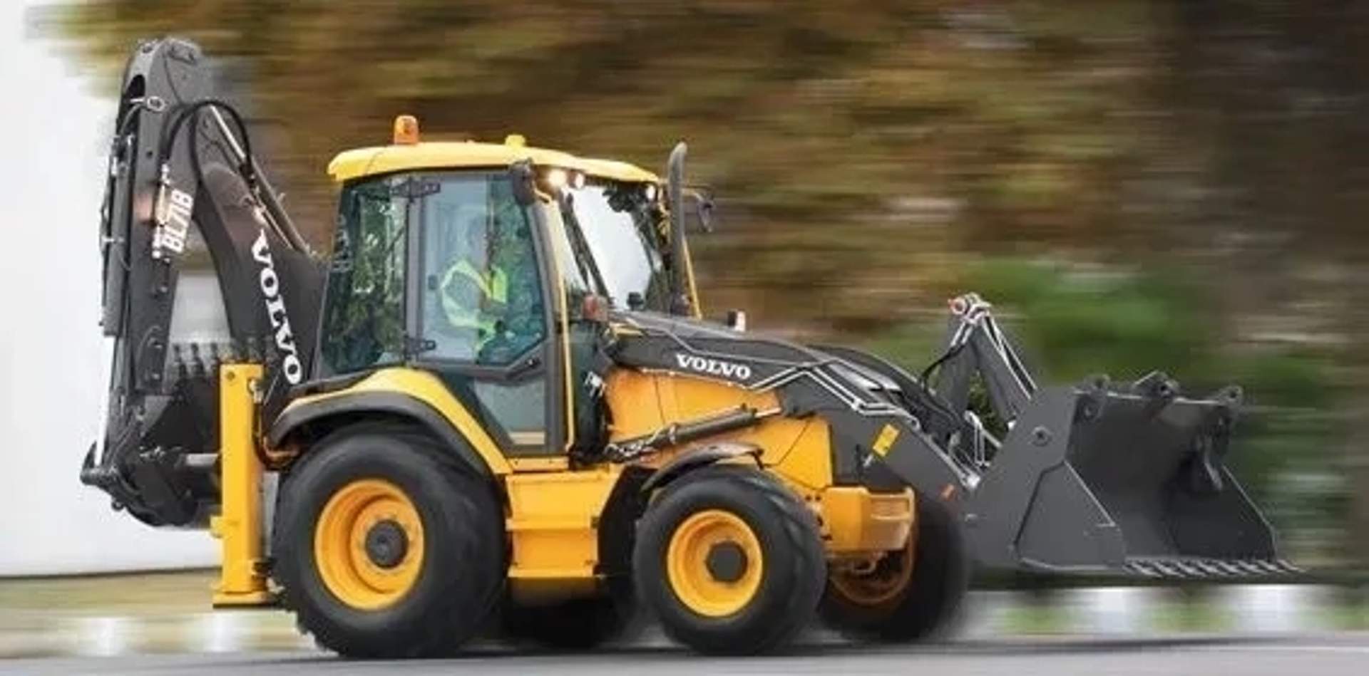 Екскаватор-навантажувач Volvo BL71