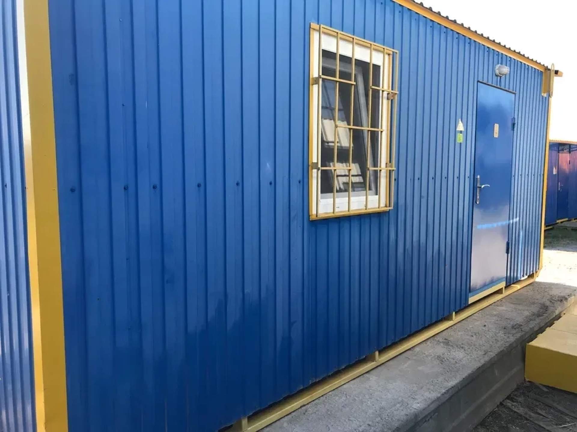 Укомплектована побутівка для проживання робітників 6м