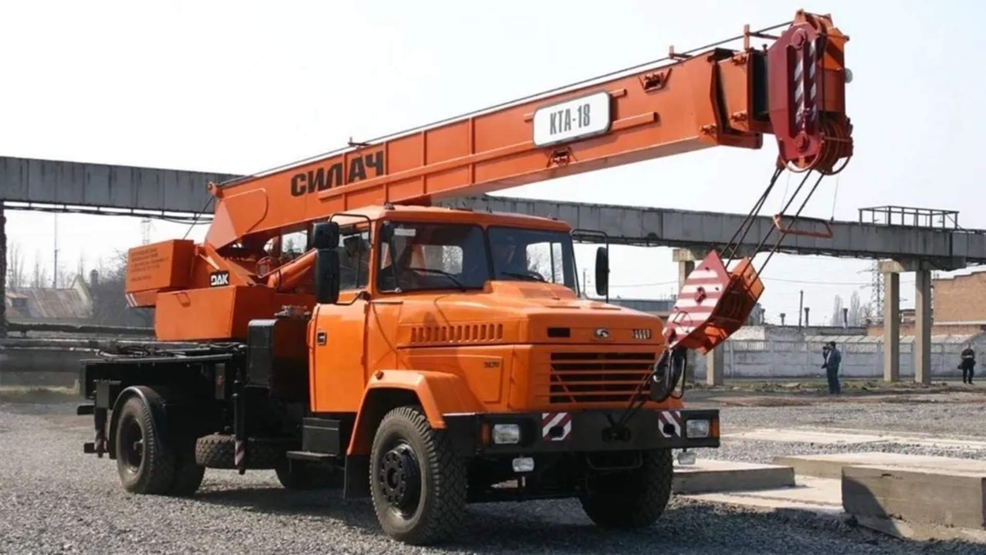 Автокран Краз КТА-18 для будівельних завдань