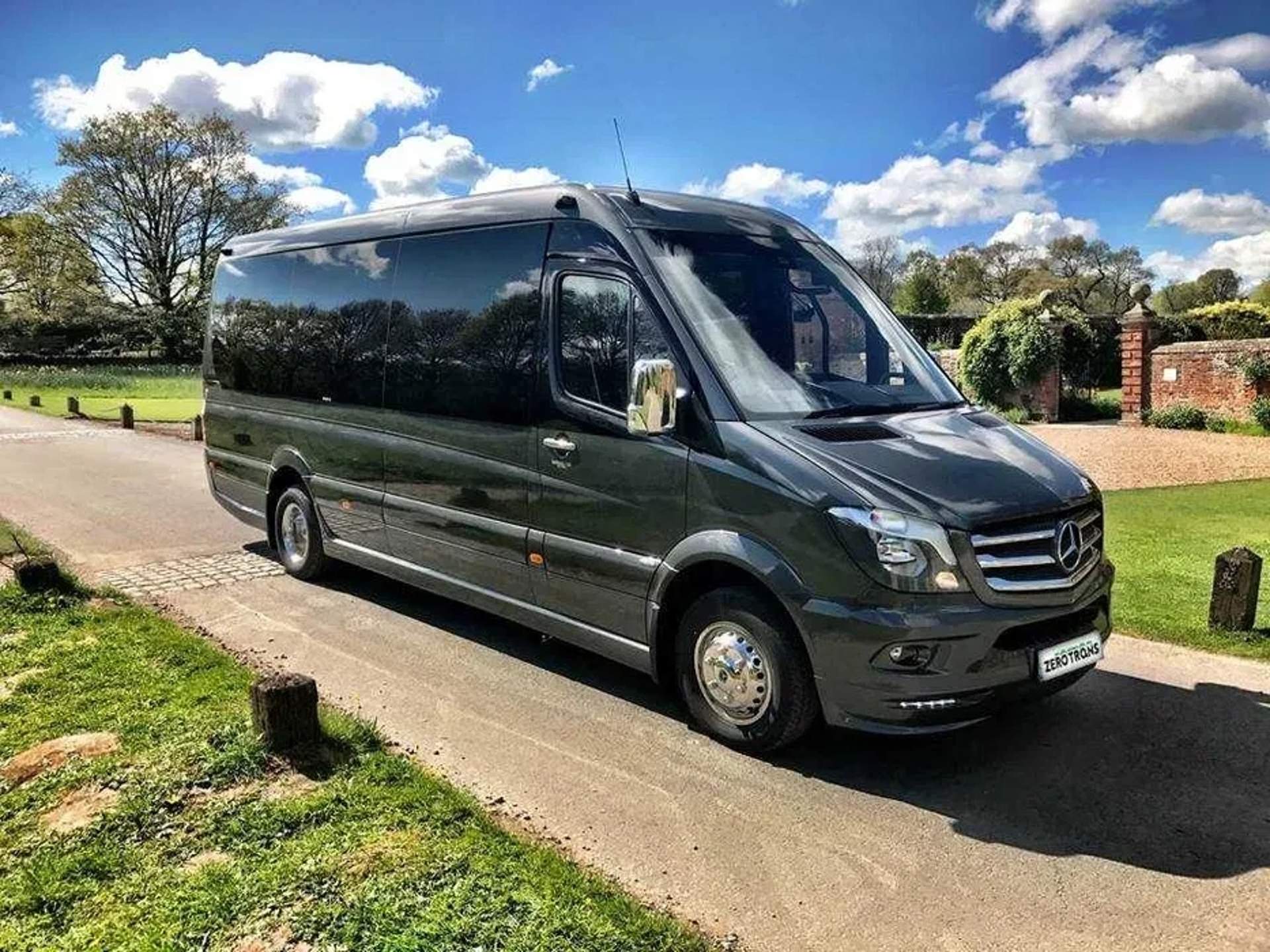 Mercedes-Benz Sprinter Business Class (21 місце) VIP-трансфер