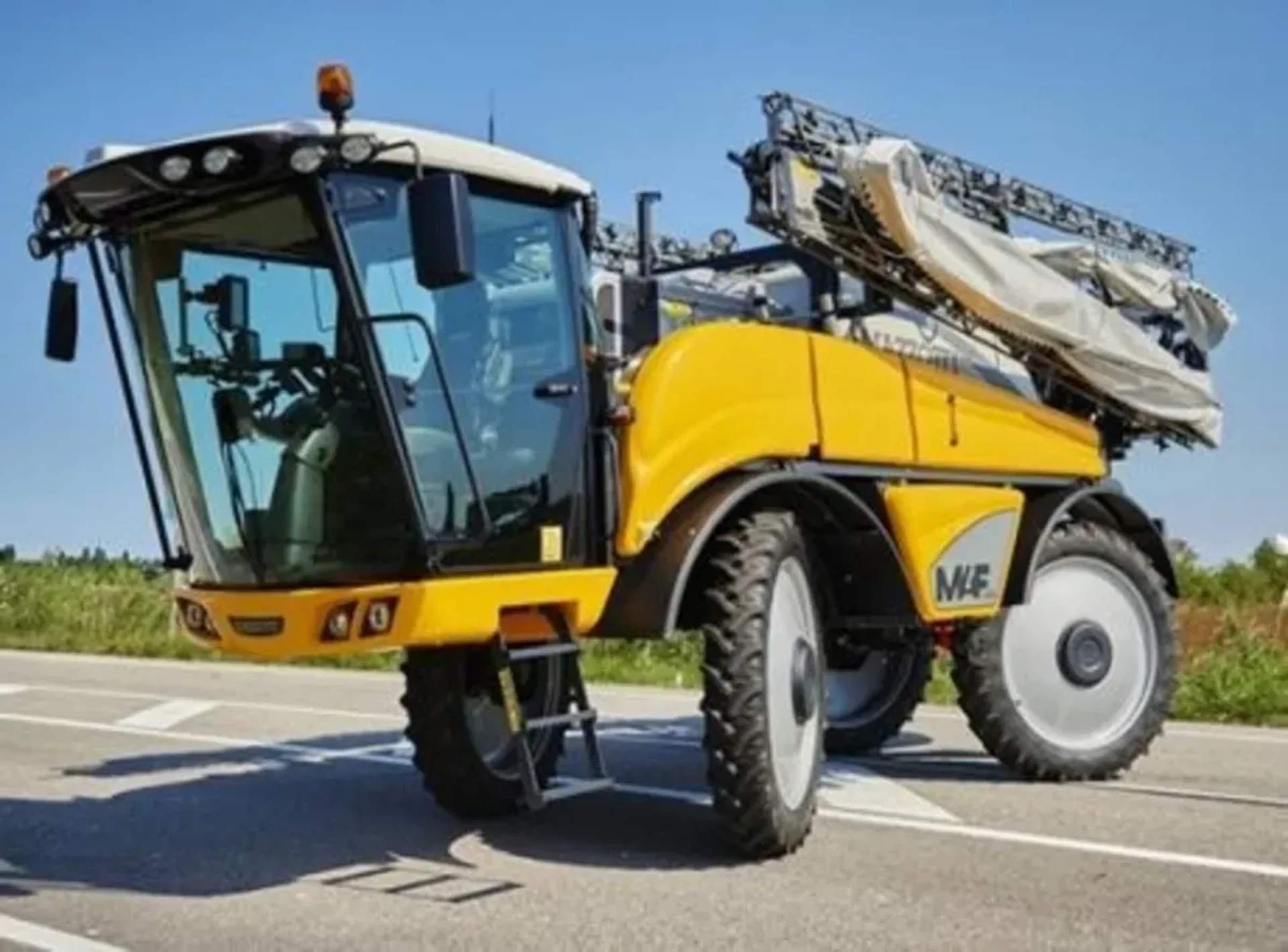Самохідний обприскувач IBIS 3145LP
