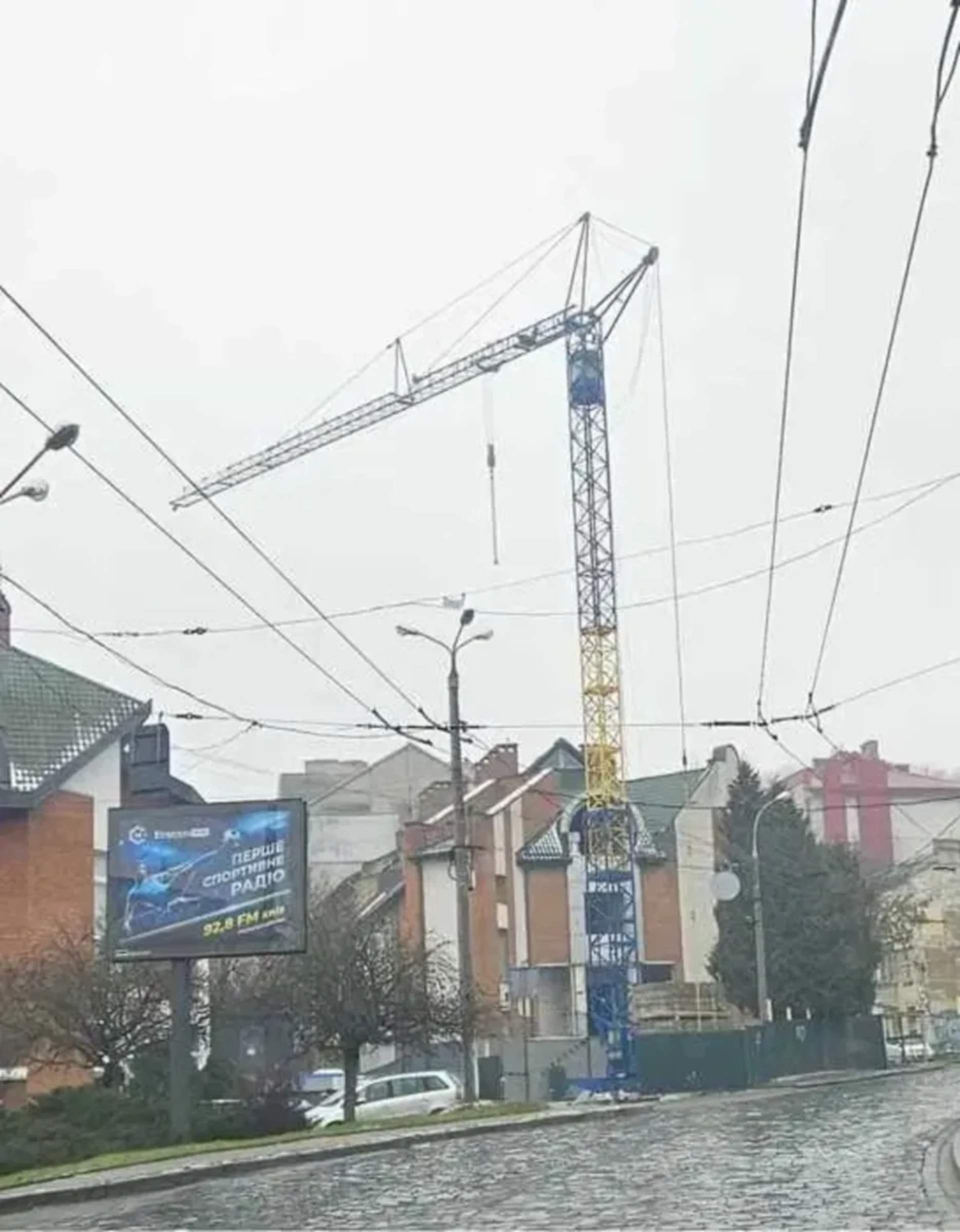 Баштовий кран Liebherr 48K для вантажно-розвантажувальних робіт