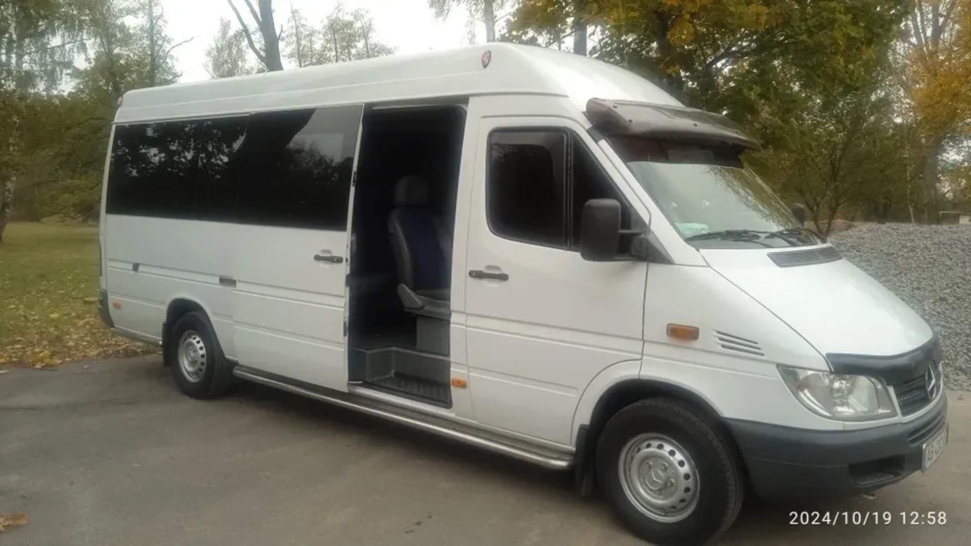 Мікроавтобус Mercedes-Benz Sprinter (18 місць)