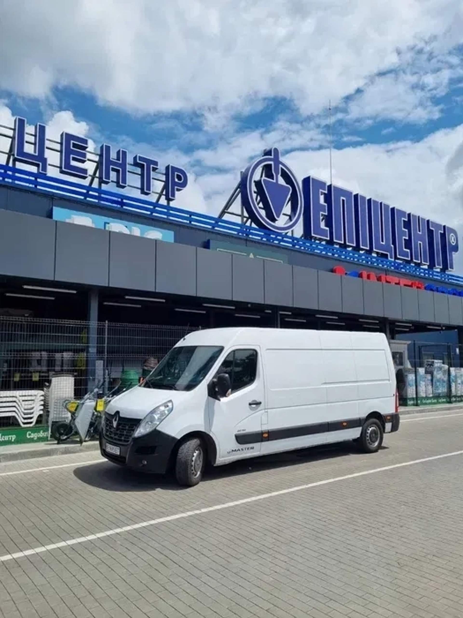 Мікроавтобус Renault Master для грузоперевезення