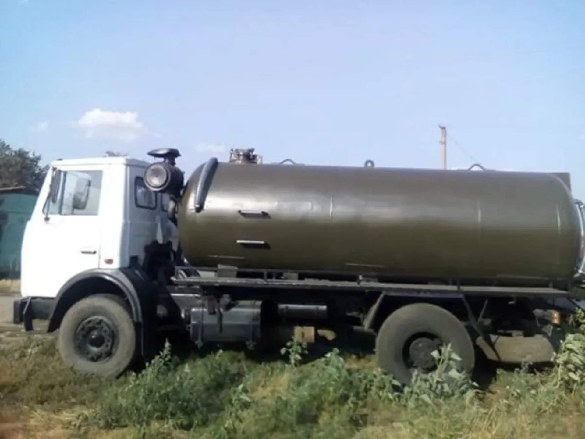 Асенізатор на базі шассі МАЗ (10 м3)