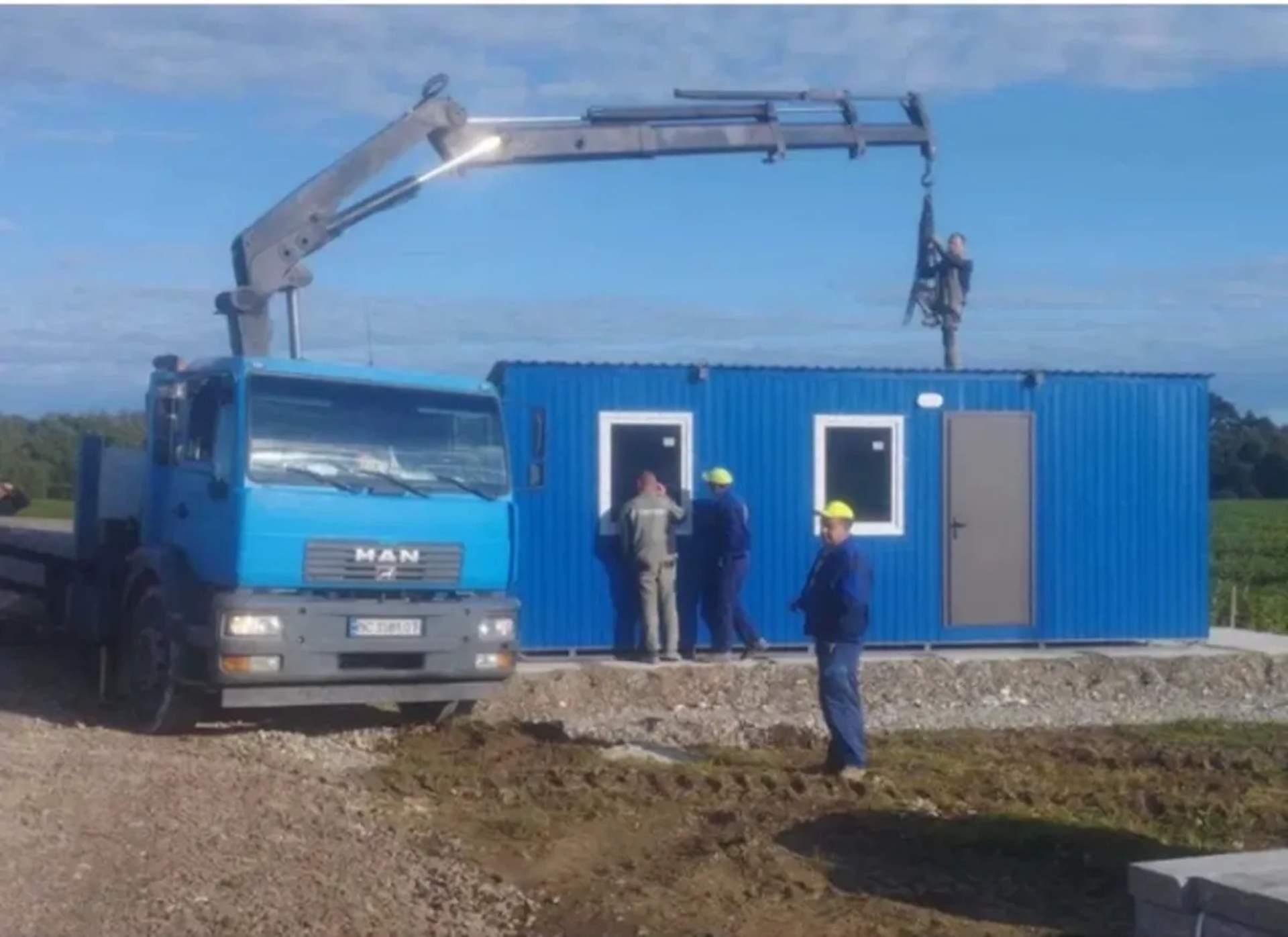 Утеплена побутівка для проживання 6×2,4 м
