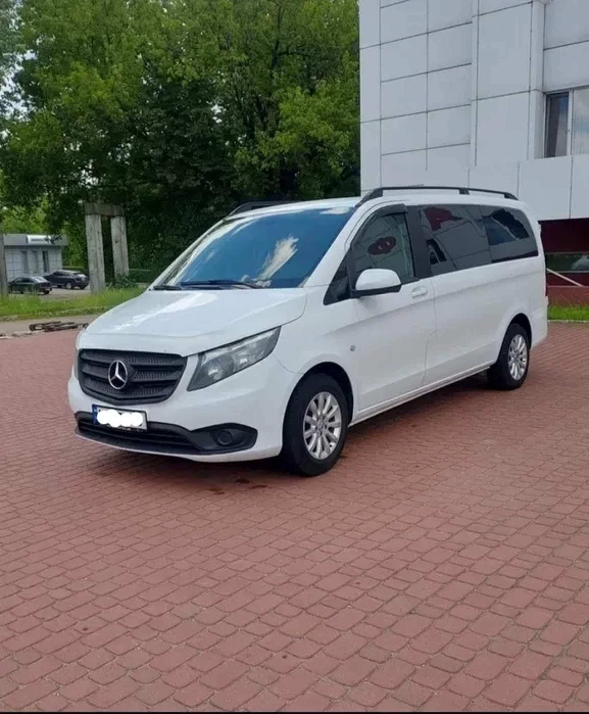 Мікроавтобус Mercedes-Benz Vito (8 місць)