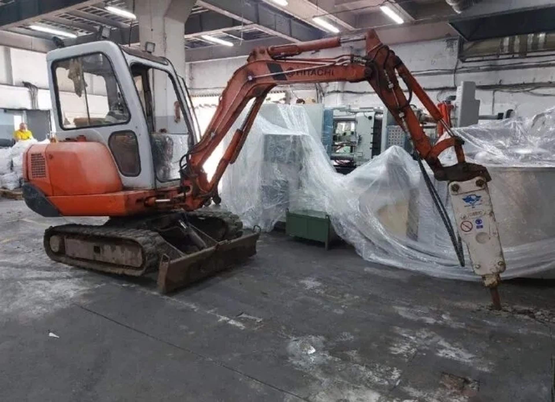 Міні-екскаватор hitachi EX 22.
