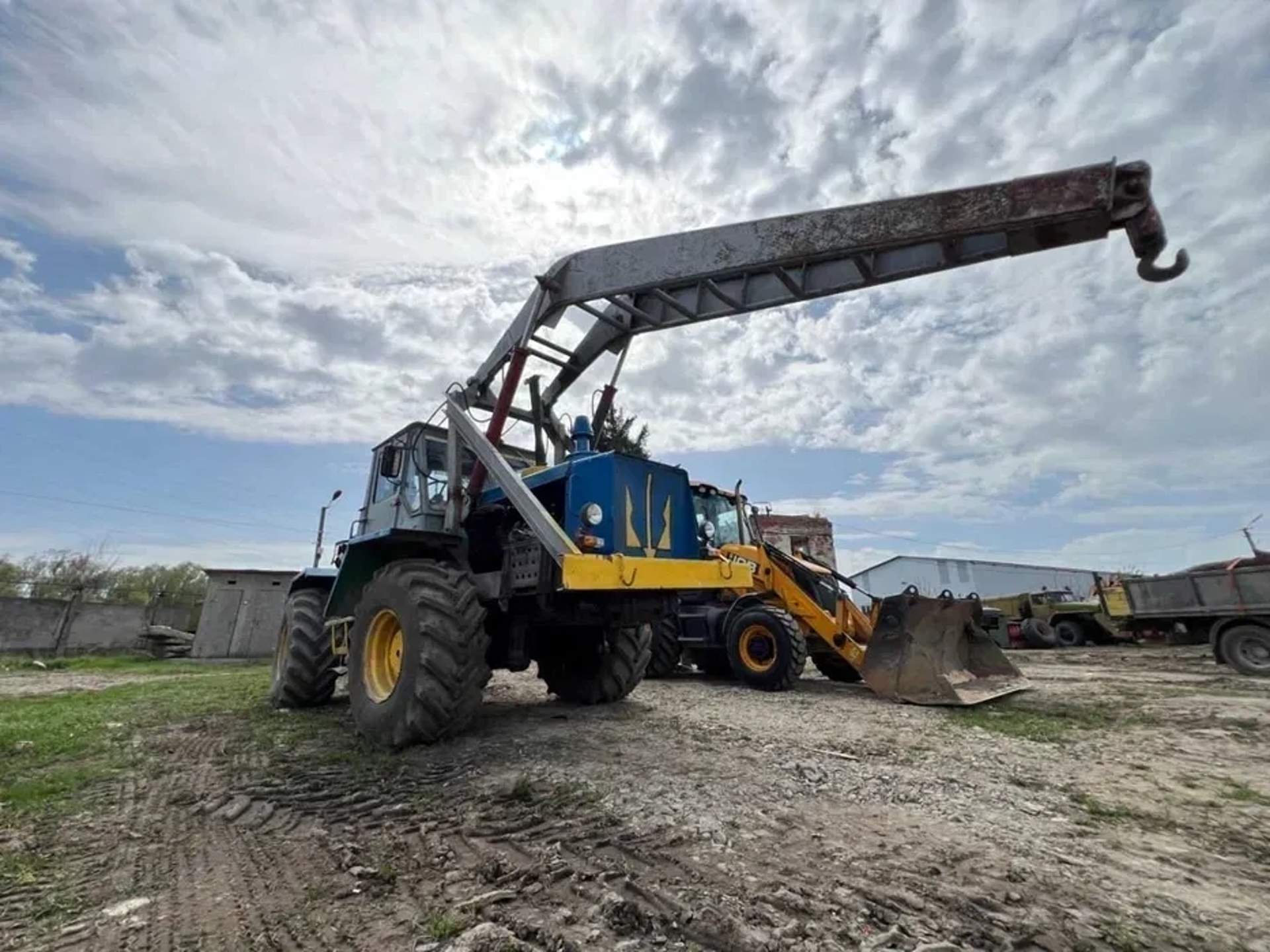 Бурильно-кранова машина на базі трактора Т-150К