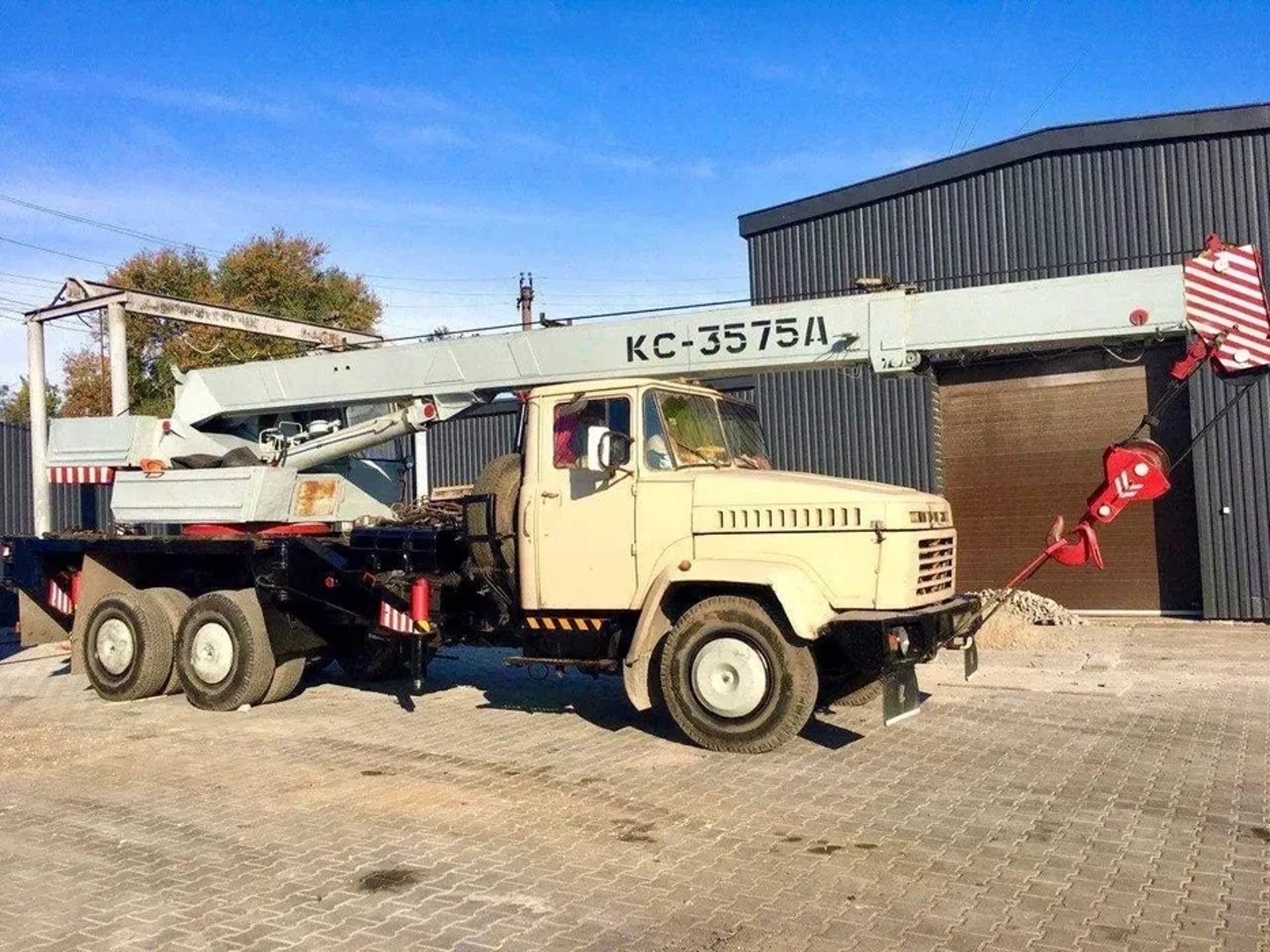 Автокран КС-3575А (14 тонн) – Надійно та вигідно