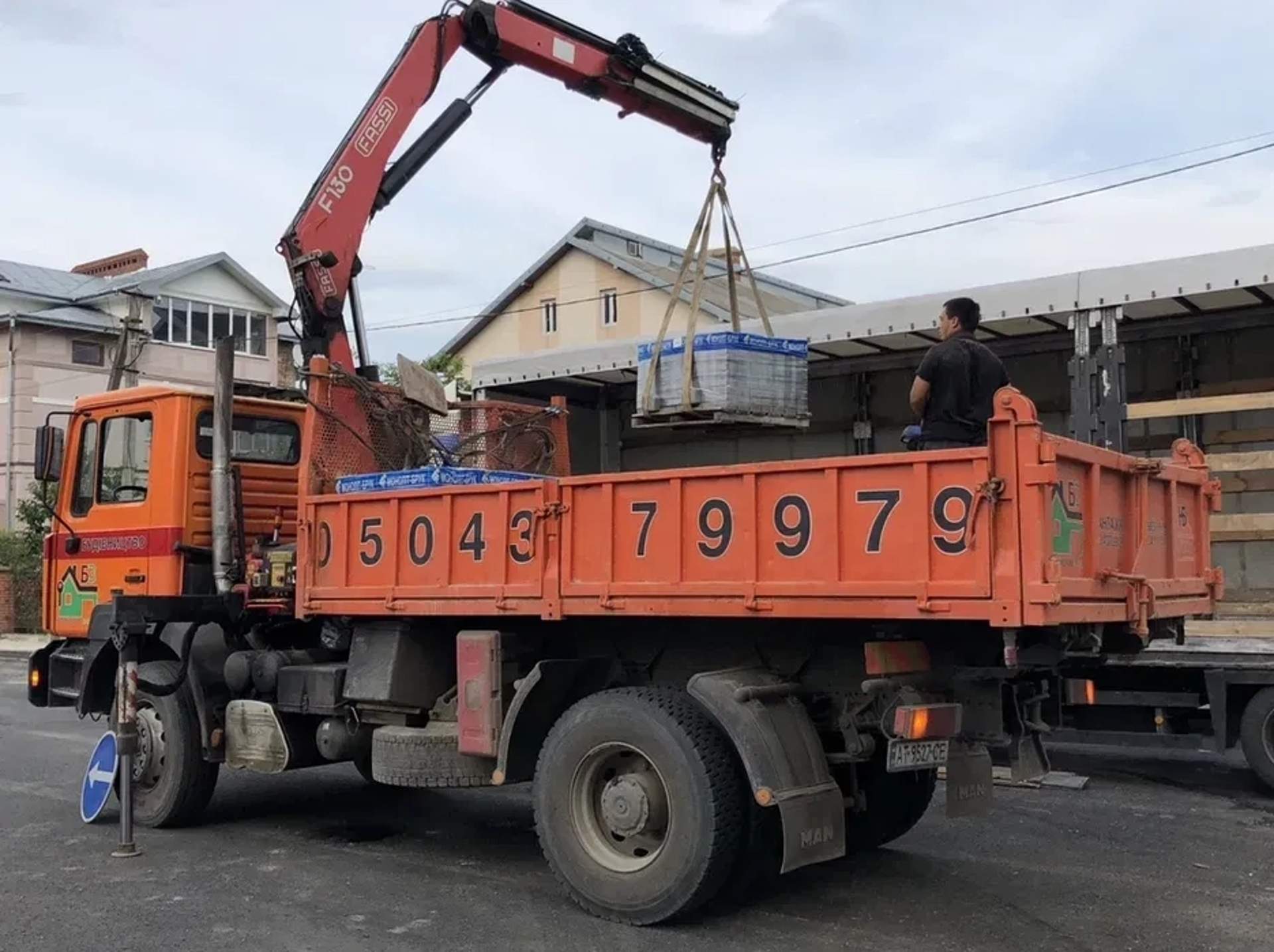 Кран-маніпулятор MAN із установкою Fassi F130