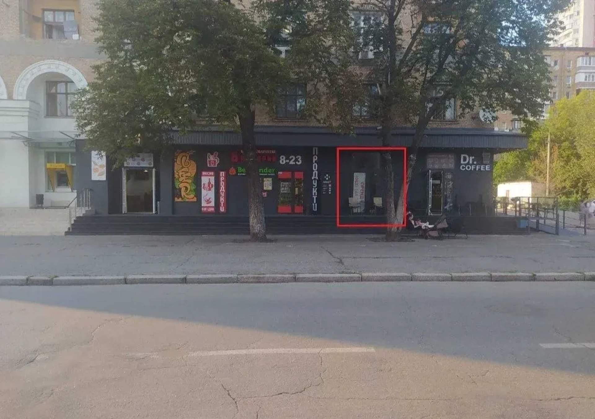 Фасадне приміщення 30 м2 в Дарницькому районі
