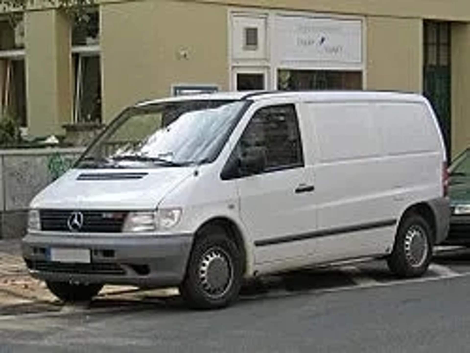 Вантажний мікроавтобус Mercedes-Benz Vito