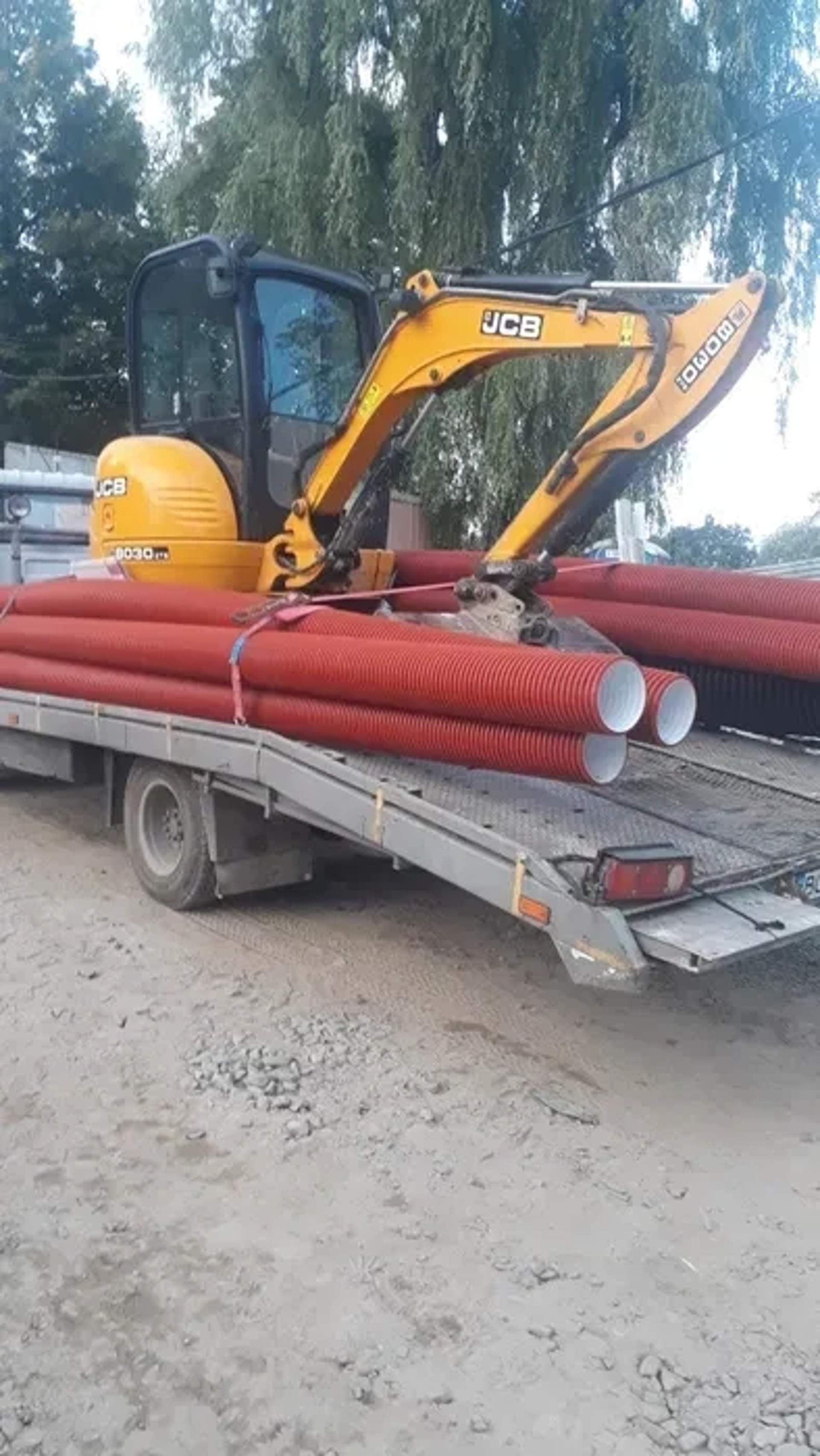 Мініекскаватор гусеничний JCB 8030