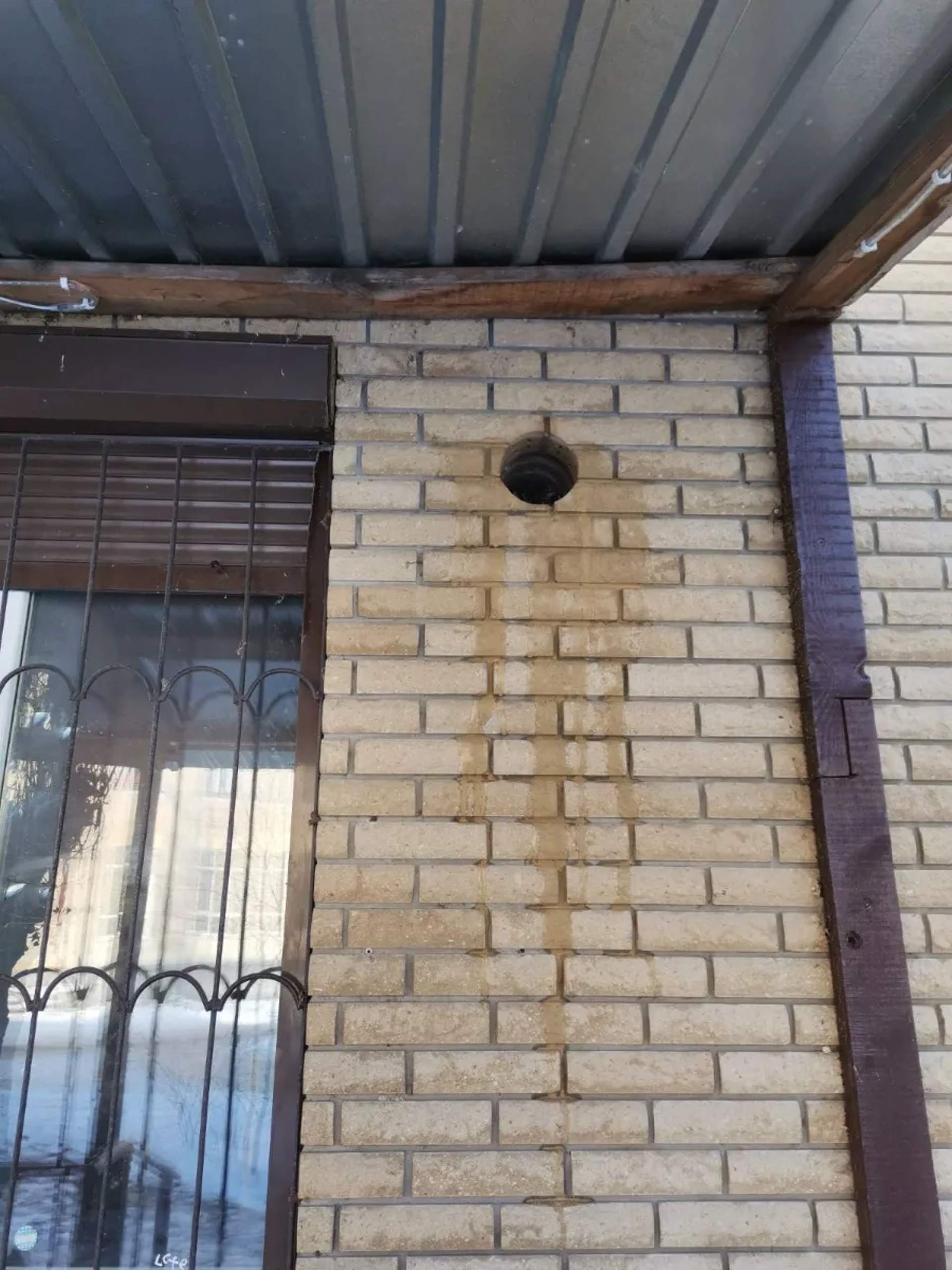 Алмазне свердління отворів. Буріння отворів без пилу та бруду. Монтаж кухонних витяжок. Встановлення рекуператорів. Алмазна різка бетону. Розширення проємів. Демонтажні роботи. Висвердлювання отворів алмазними коронками.
