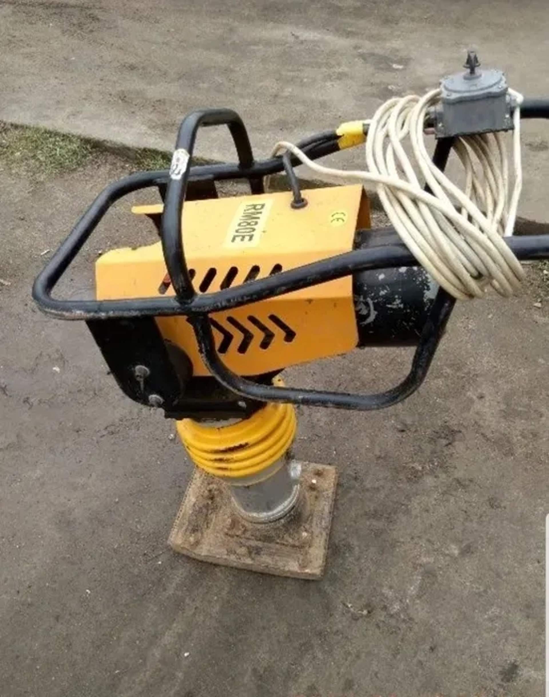 Електрична вібротрамбовка (вібронога) H-POWER HP-RM80E