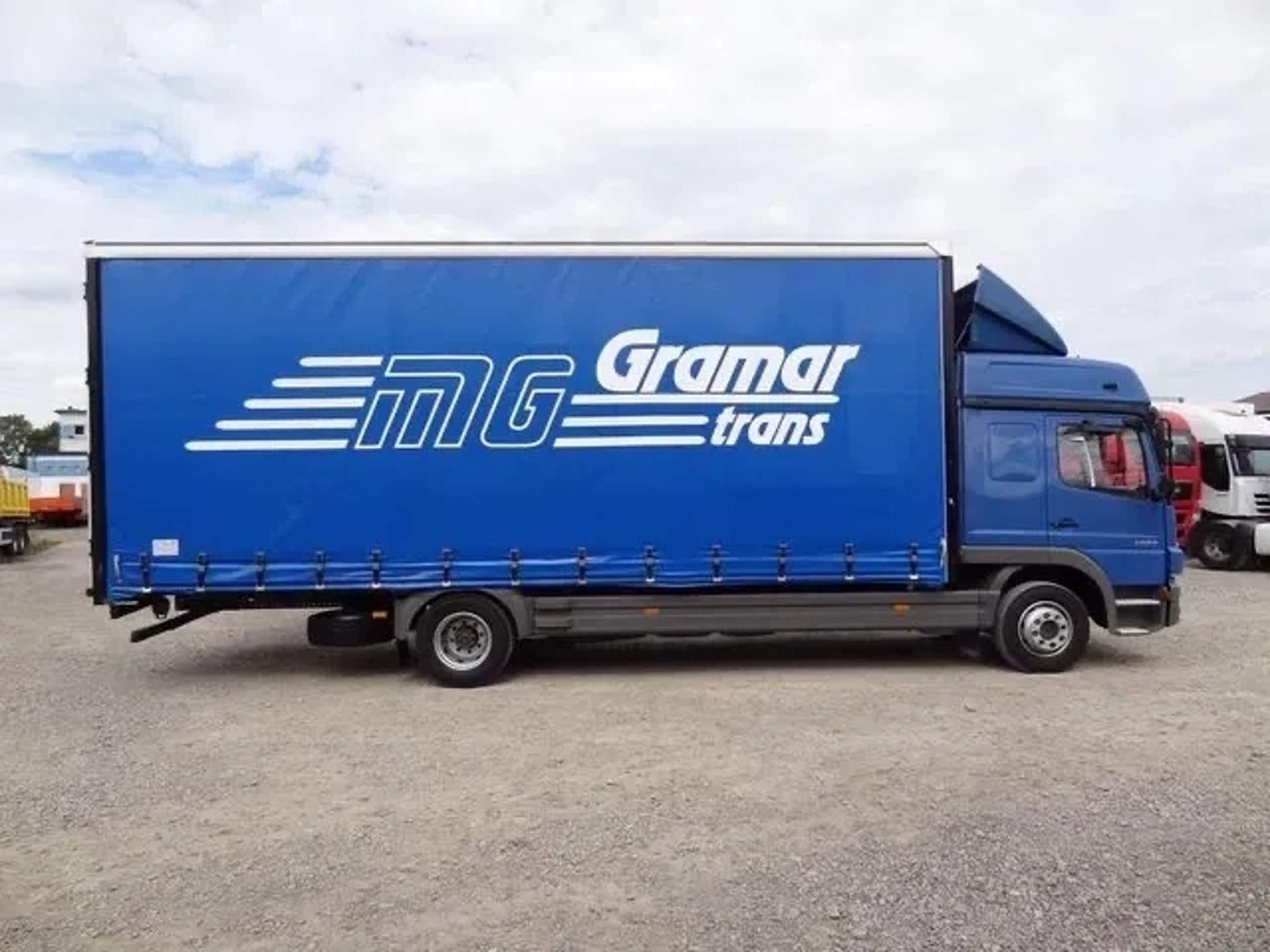 Вантажний автомобіль Mercedes-Benz Atego