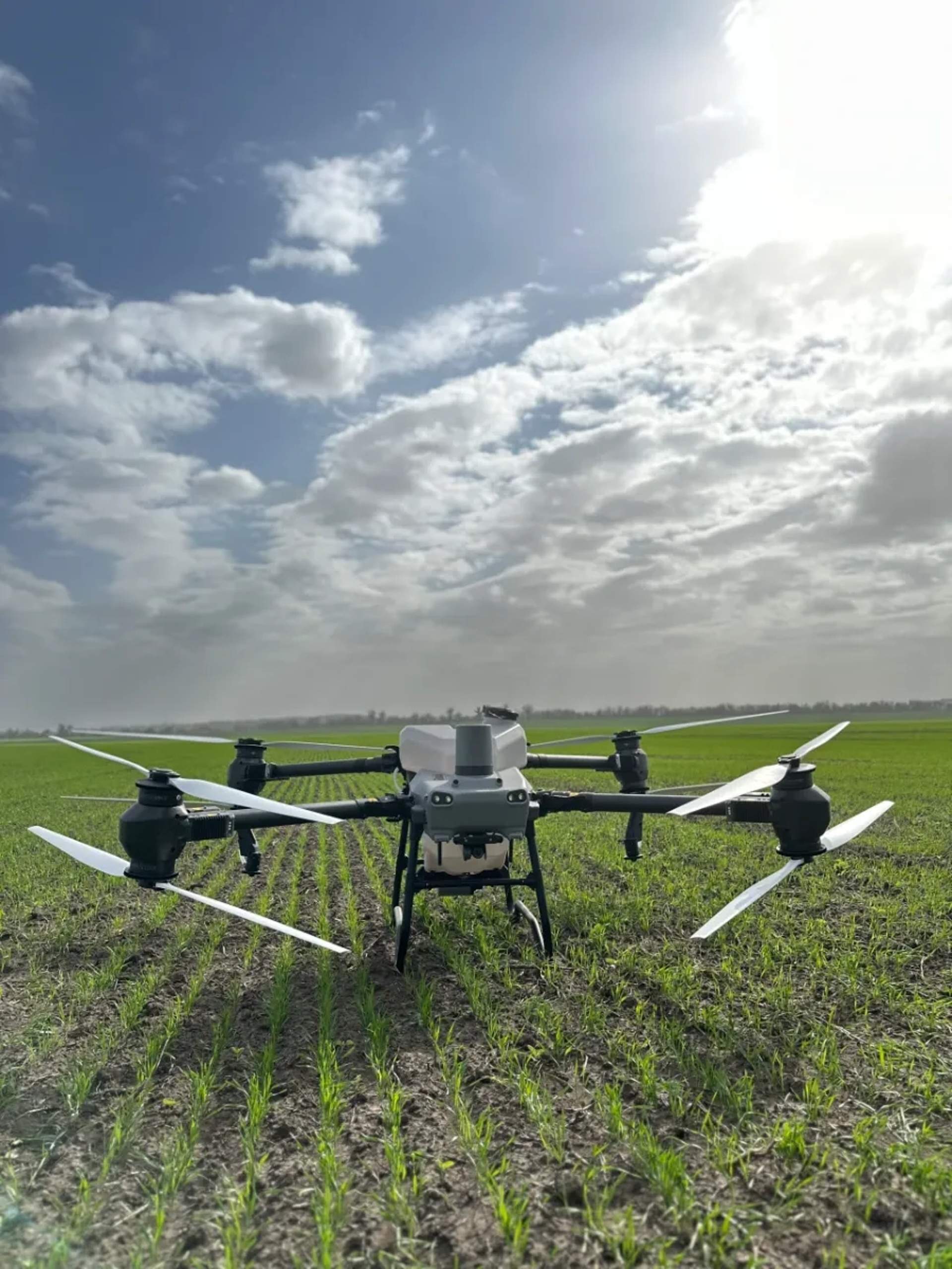 Агродрон DJI Agras T50 флагманський сільськогосподарський дрон