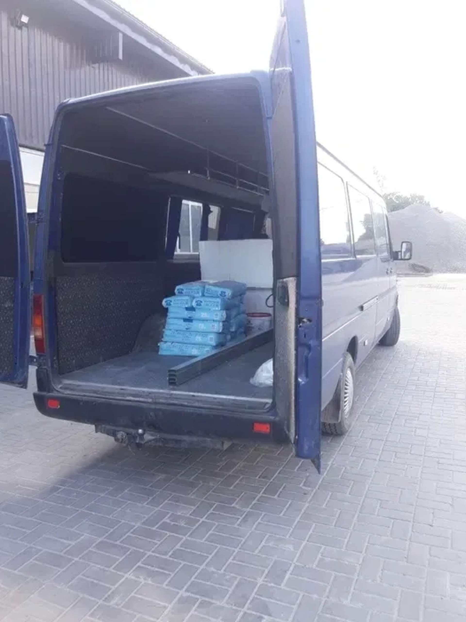 Вантажні перевезення грузоперевозки вантажне таксі доставка вантажів
