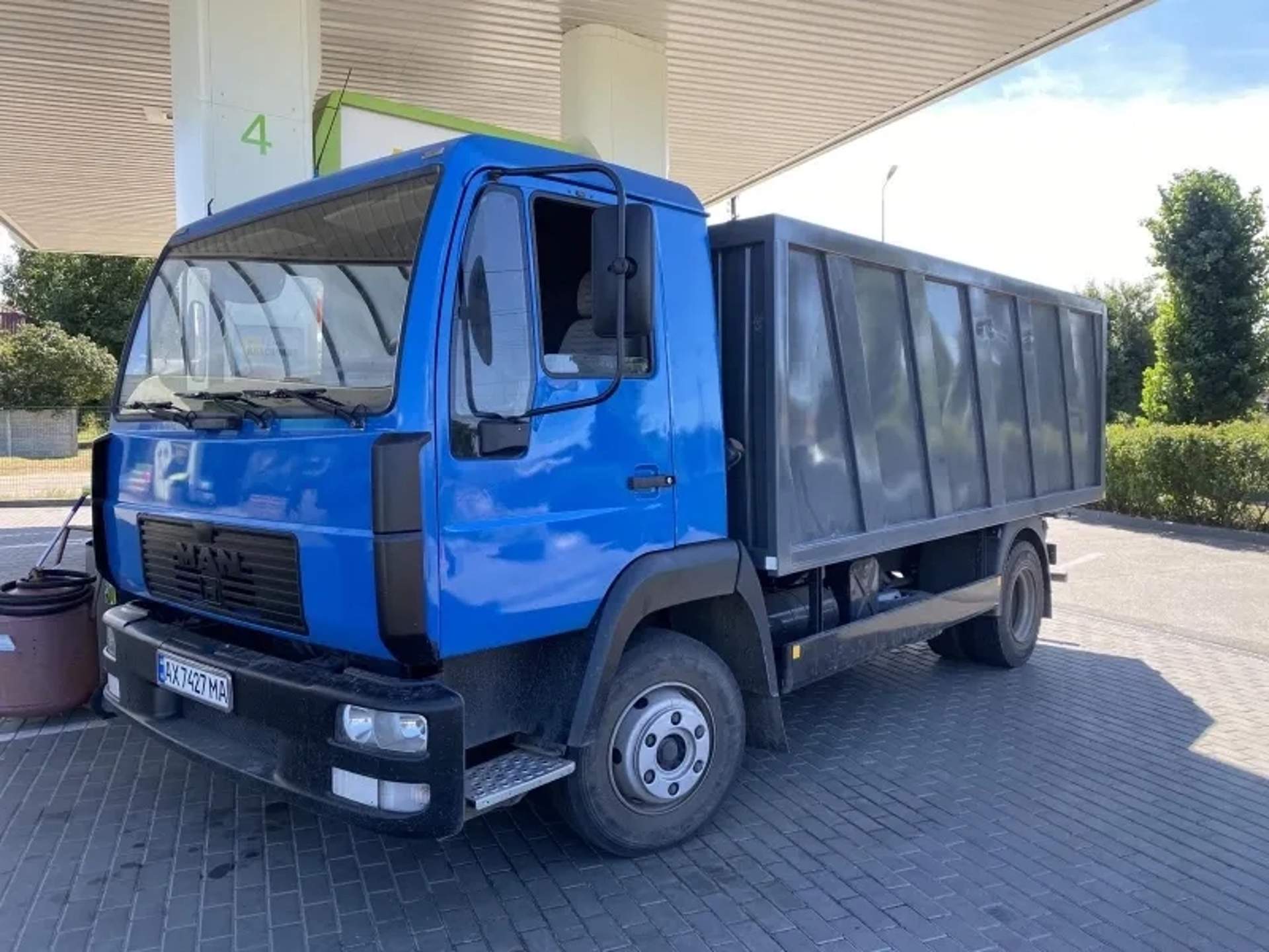 Послуги самоскида MAN. Доставка сипучих матеріалів