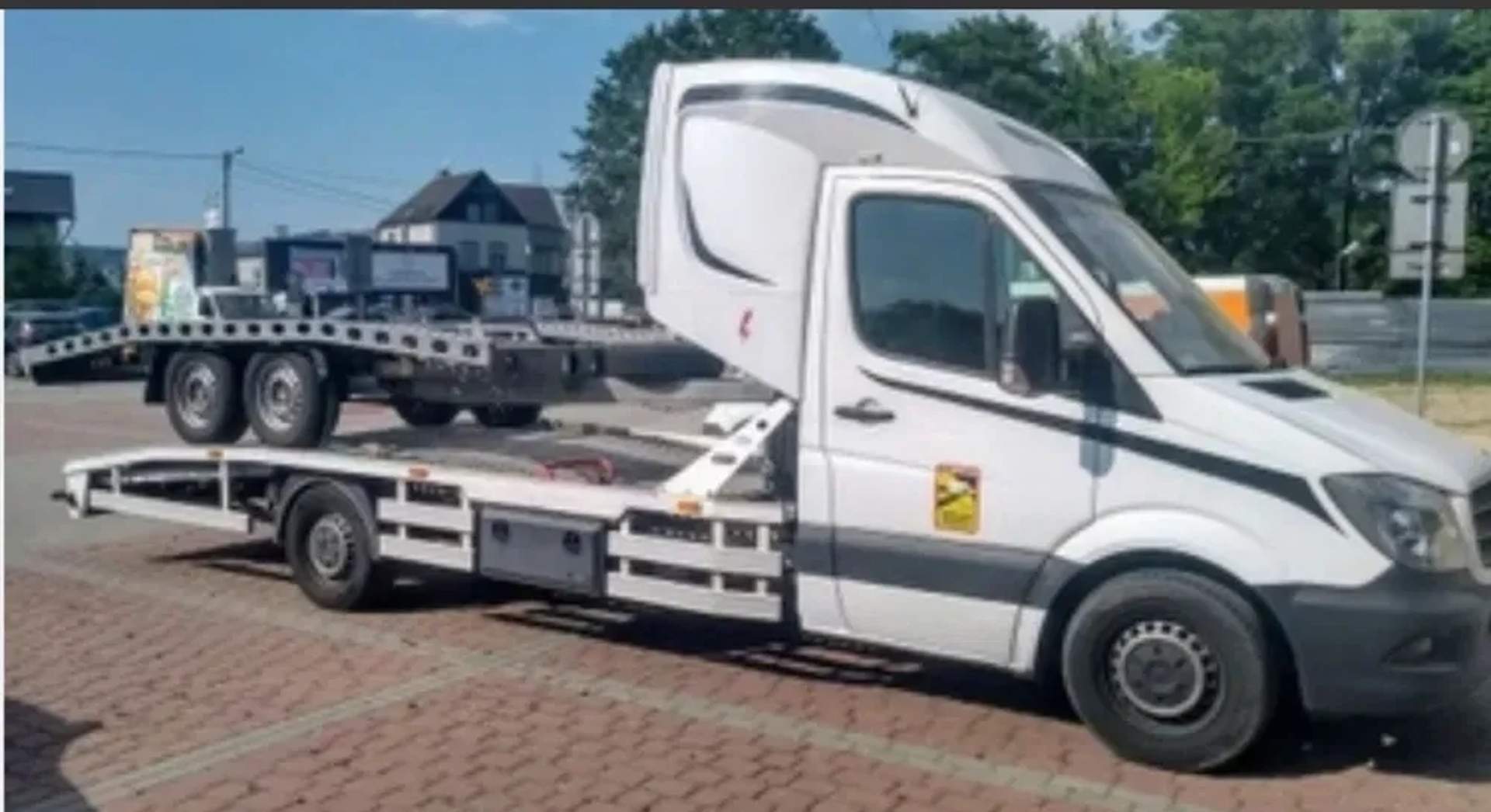 Евакуатор Mercedes-Benz Sprinter доставка автомобілів з Європи
