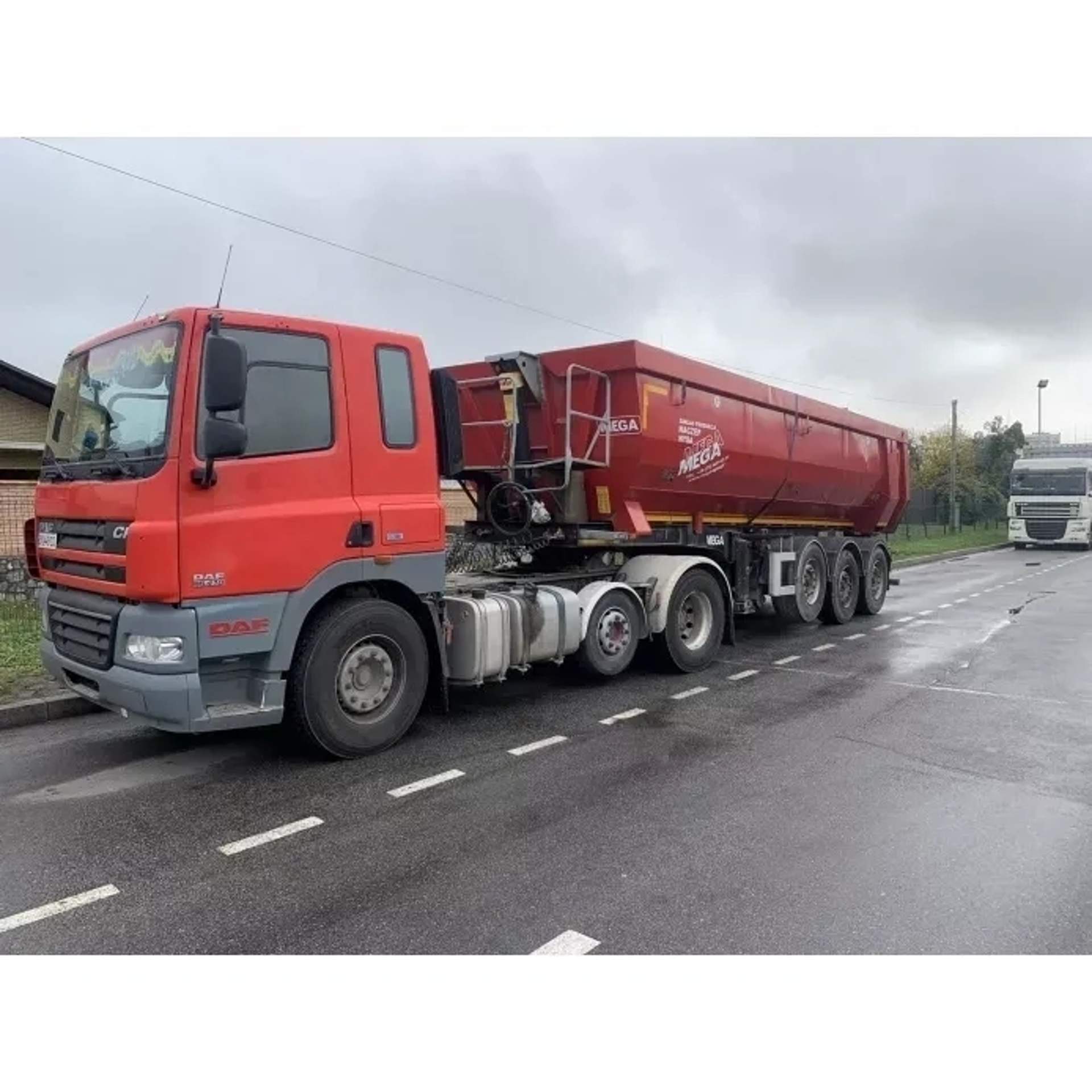 Вантажівка Самоскид DAF CF 85.410