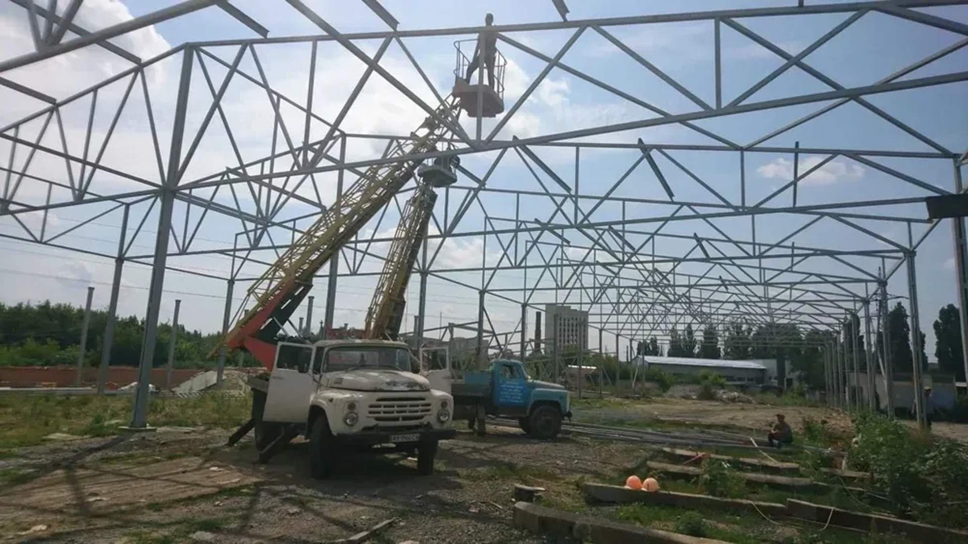Телескопічна автовишка 22м на базі ЗІЛ 130